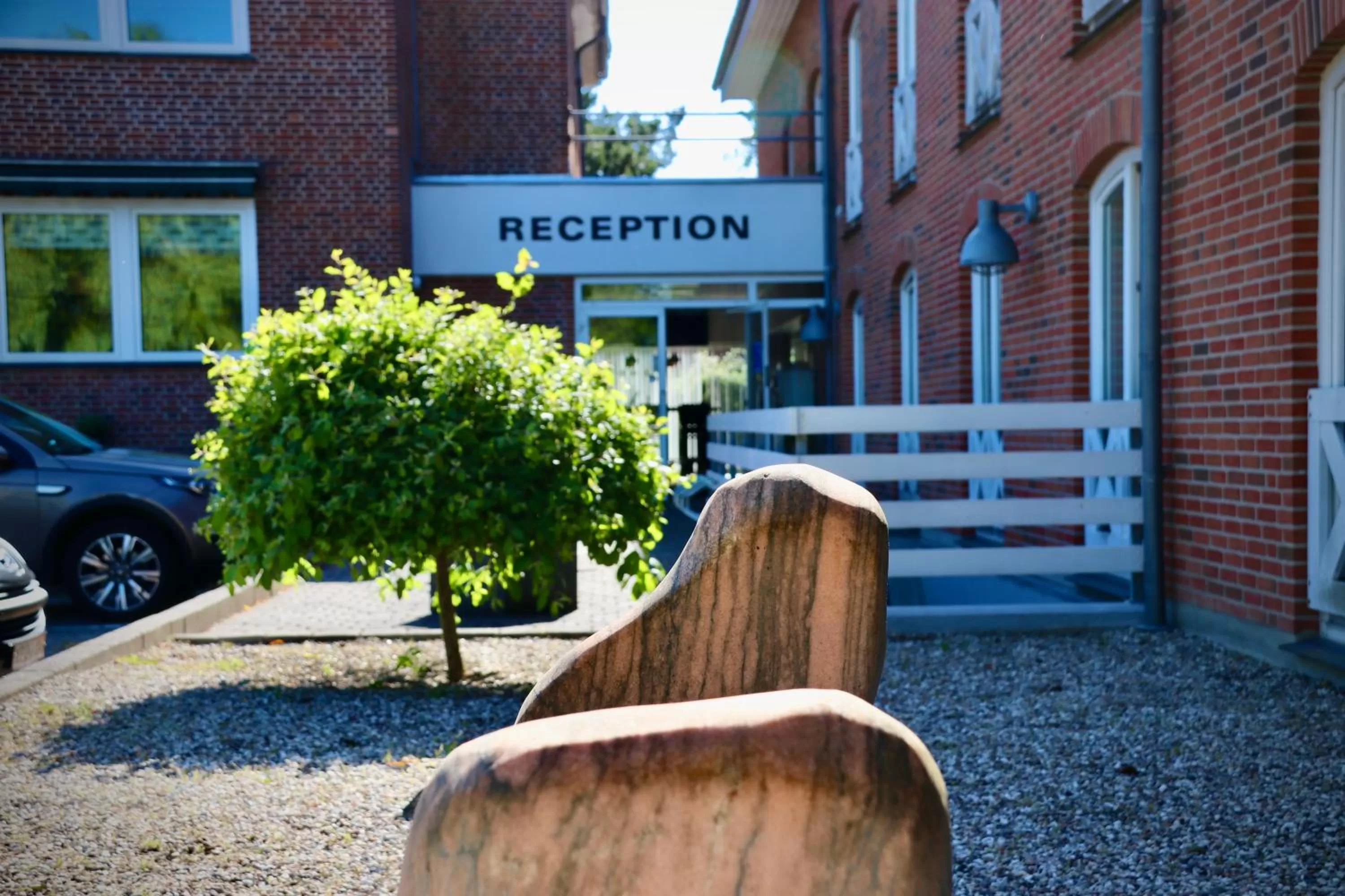 Facade/entrance in Taastrup Park Hotel