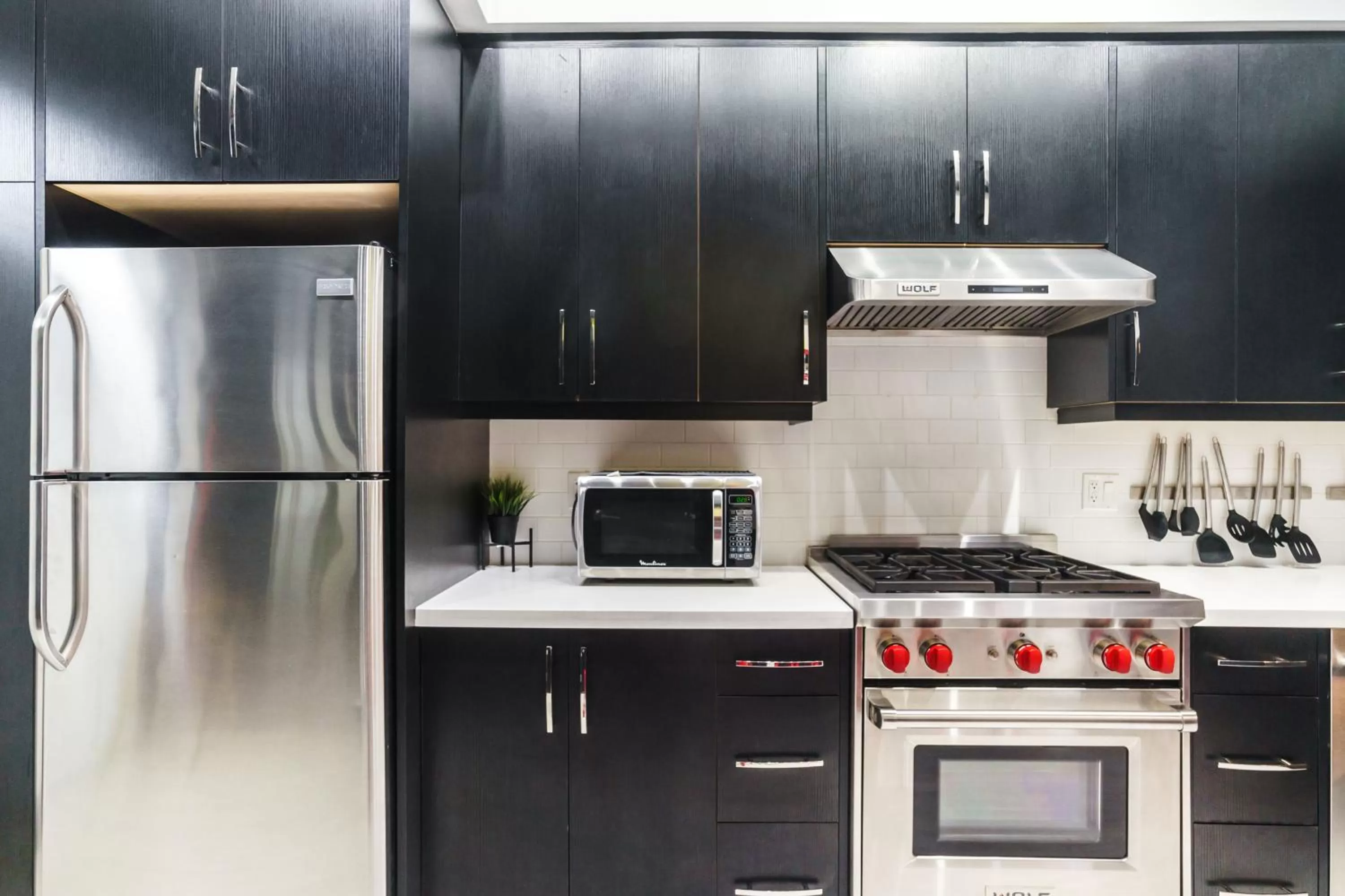 Kitchen or kitchenette, Kitchen/Kitchenette in Queen Street Lofts