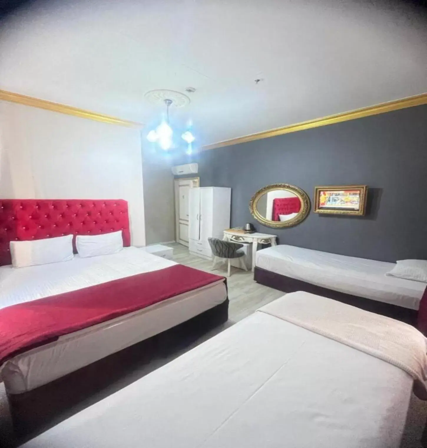 Luxury Quadruple Room in Old City Family Hotel Luxury Quadruple Room in Old City Family Hotel