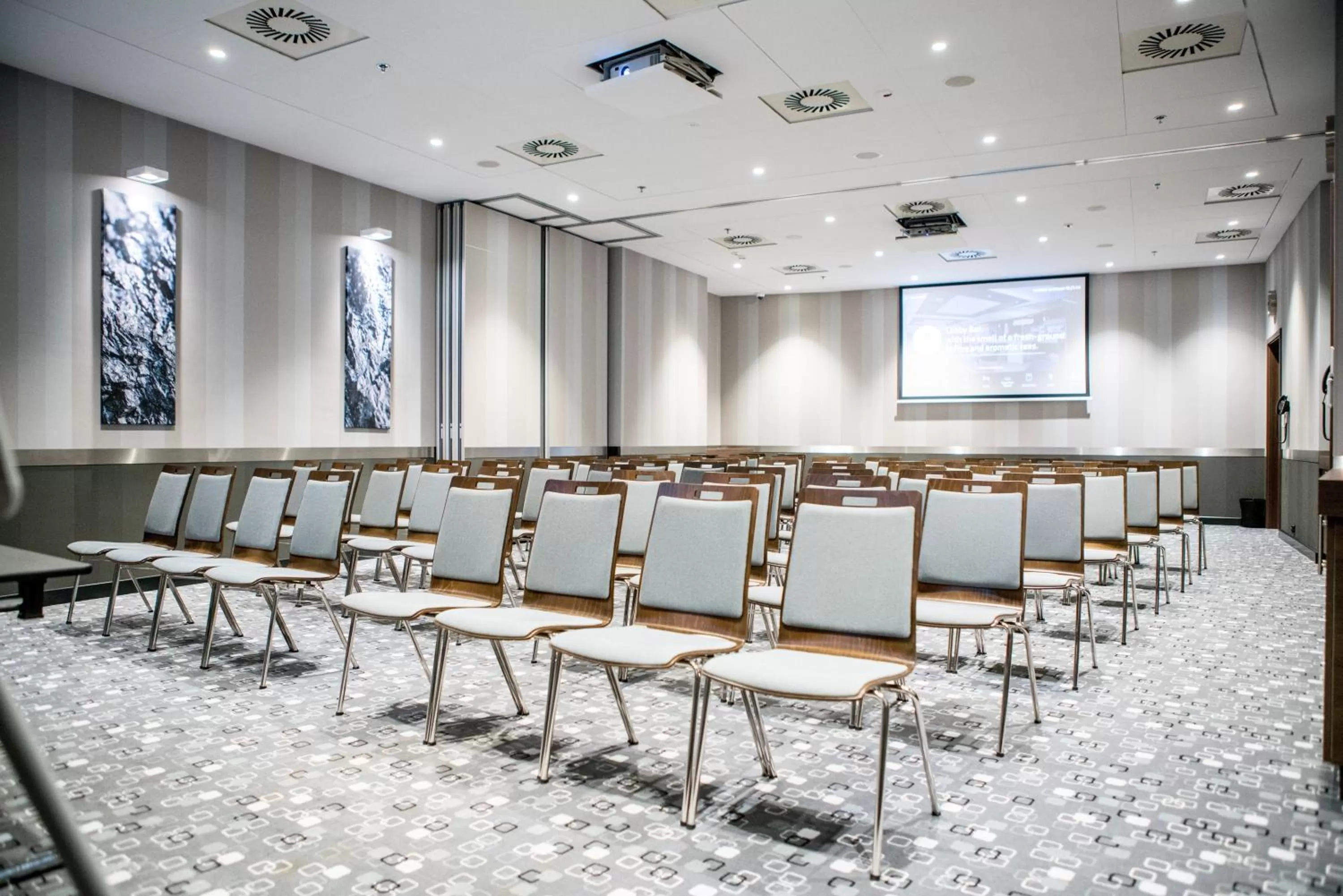 Meeting/conference room in Holiday Inn Dąbrowa Górnicza-Katowice by IHG