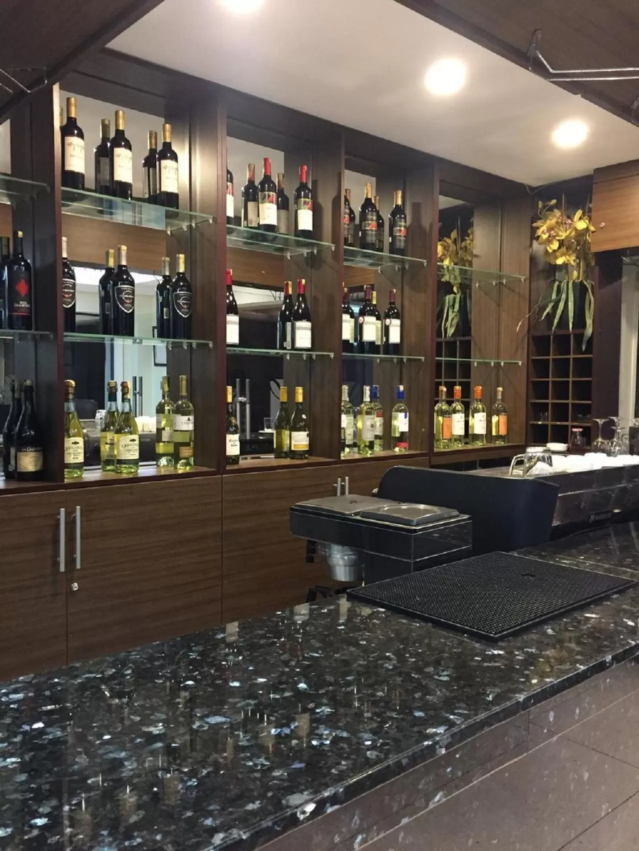 Lounge or bar in The Landmark Suites Westlands, Nairobi- Next to Westgate Mall