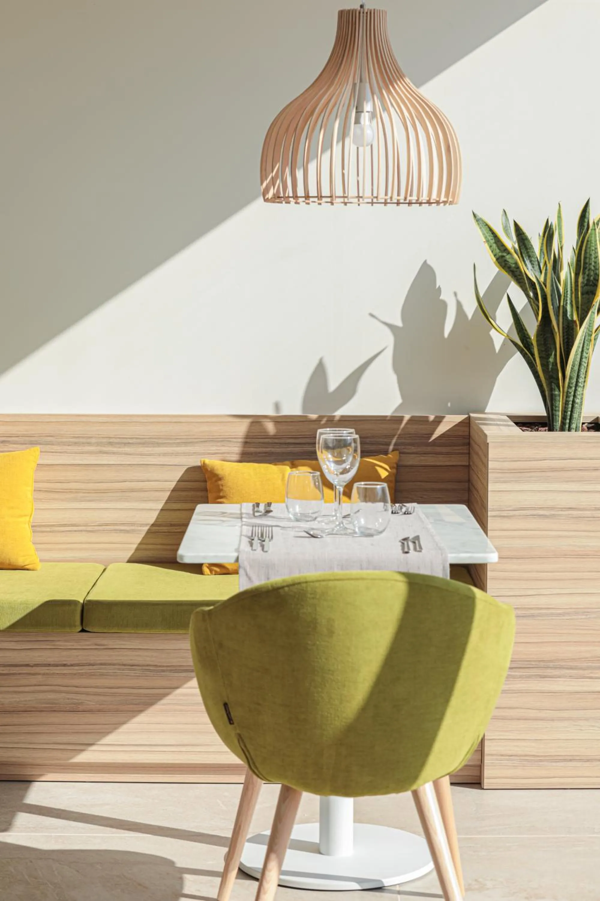 Restaurant/places to eat in JS Portocolom Suites