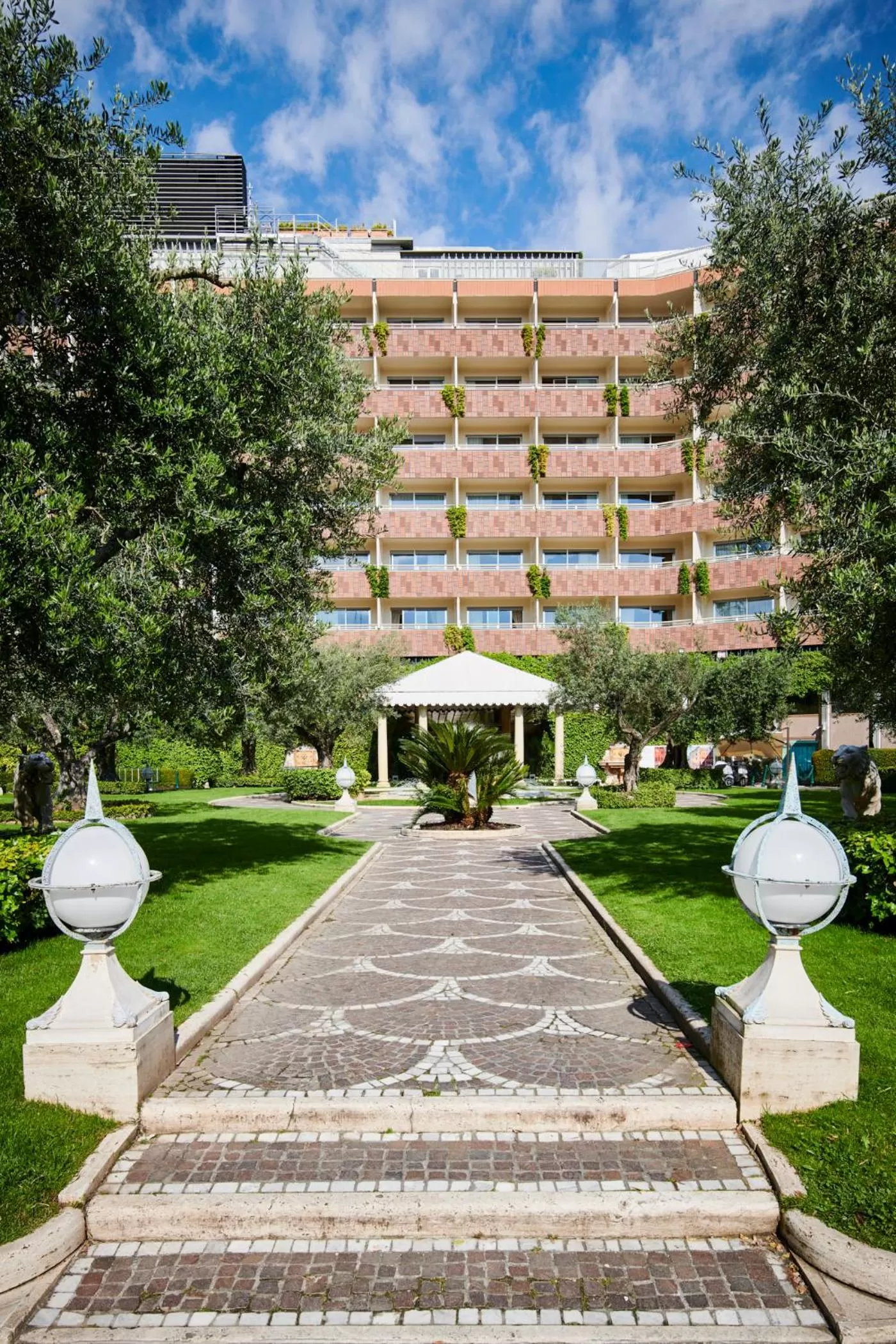 Facade/entrance in Rome Cavalieri, A Waldorf Astoria Hotel