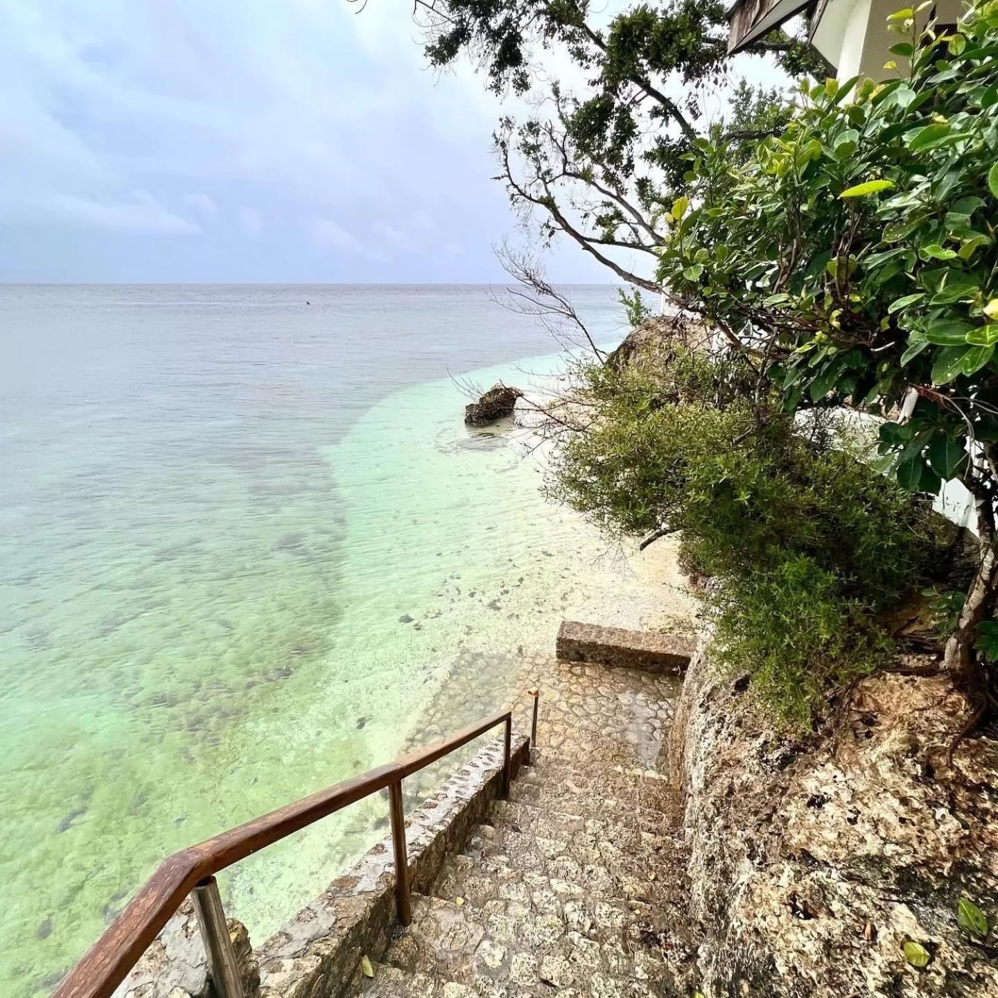 Pescador View - Beachfront ,Extensions & nearby the Ocean Hostels & Restaurant Moalboal