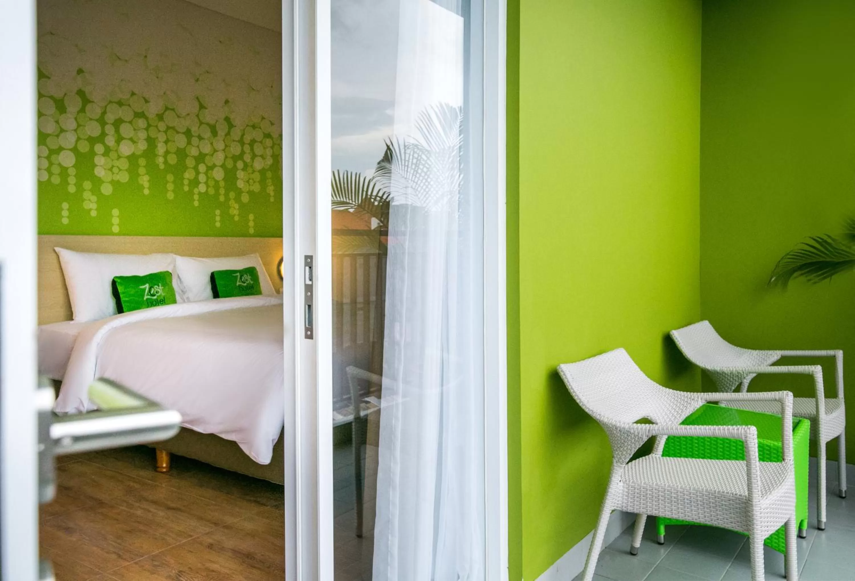 Balcony/Terrace, Bed in Zest Legian by Swiss-Belhotel International