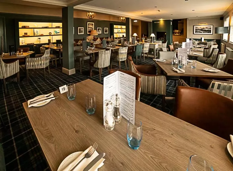 Restaurant/places to eat in Dunmuir Hotel