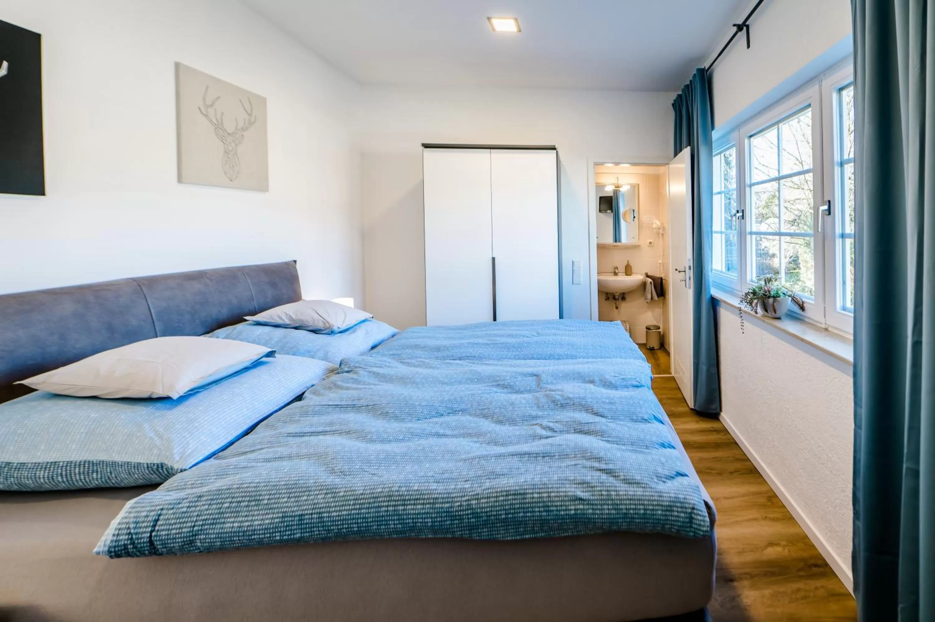 Photo of the whole room, Bed in Hotel am See