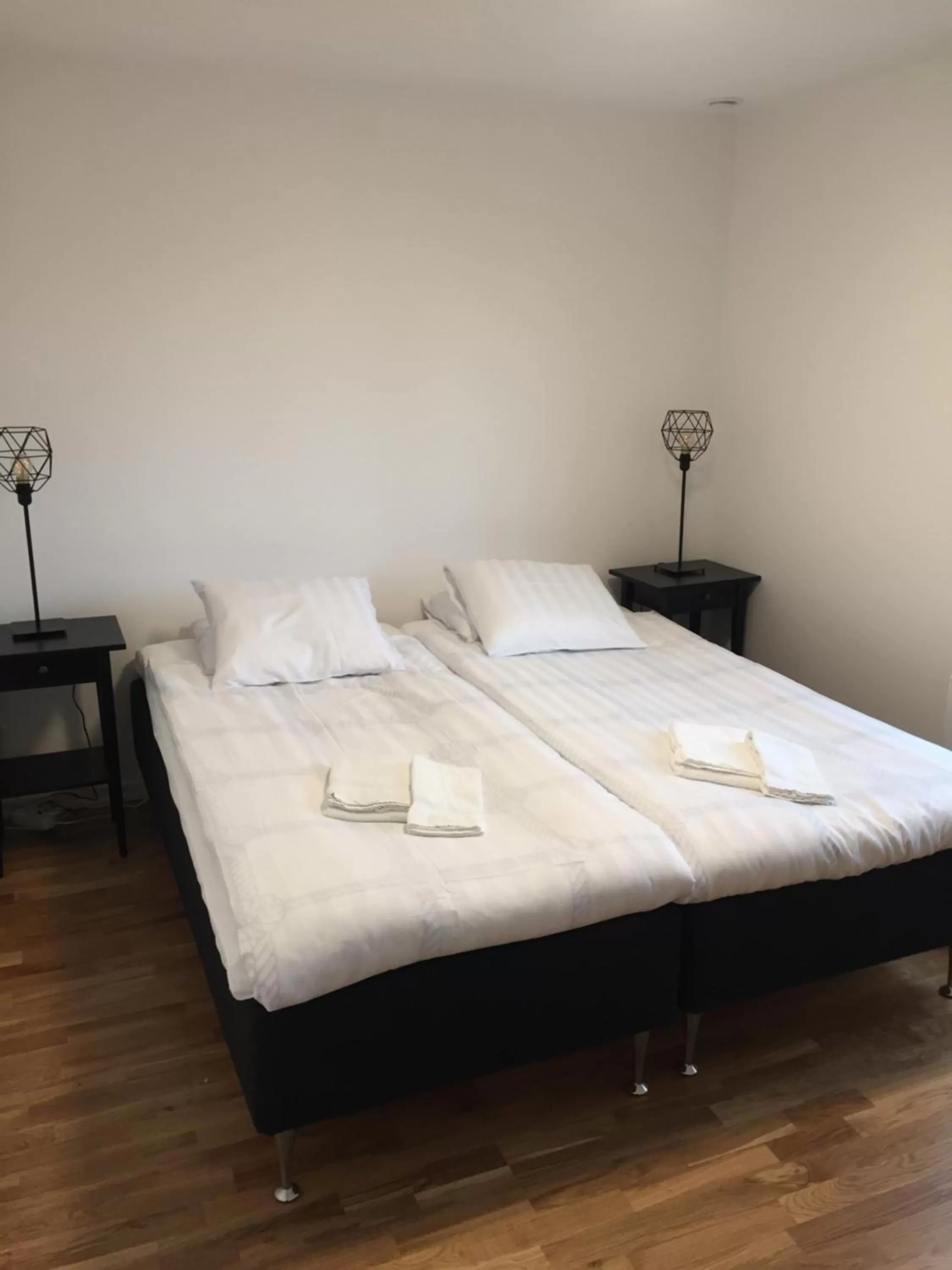 Photo of the whole room, Bed in Melleruds Golfklubb Bed & Breakfast