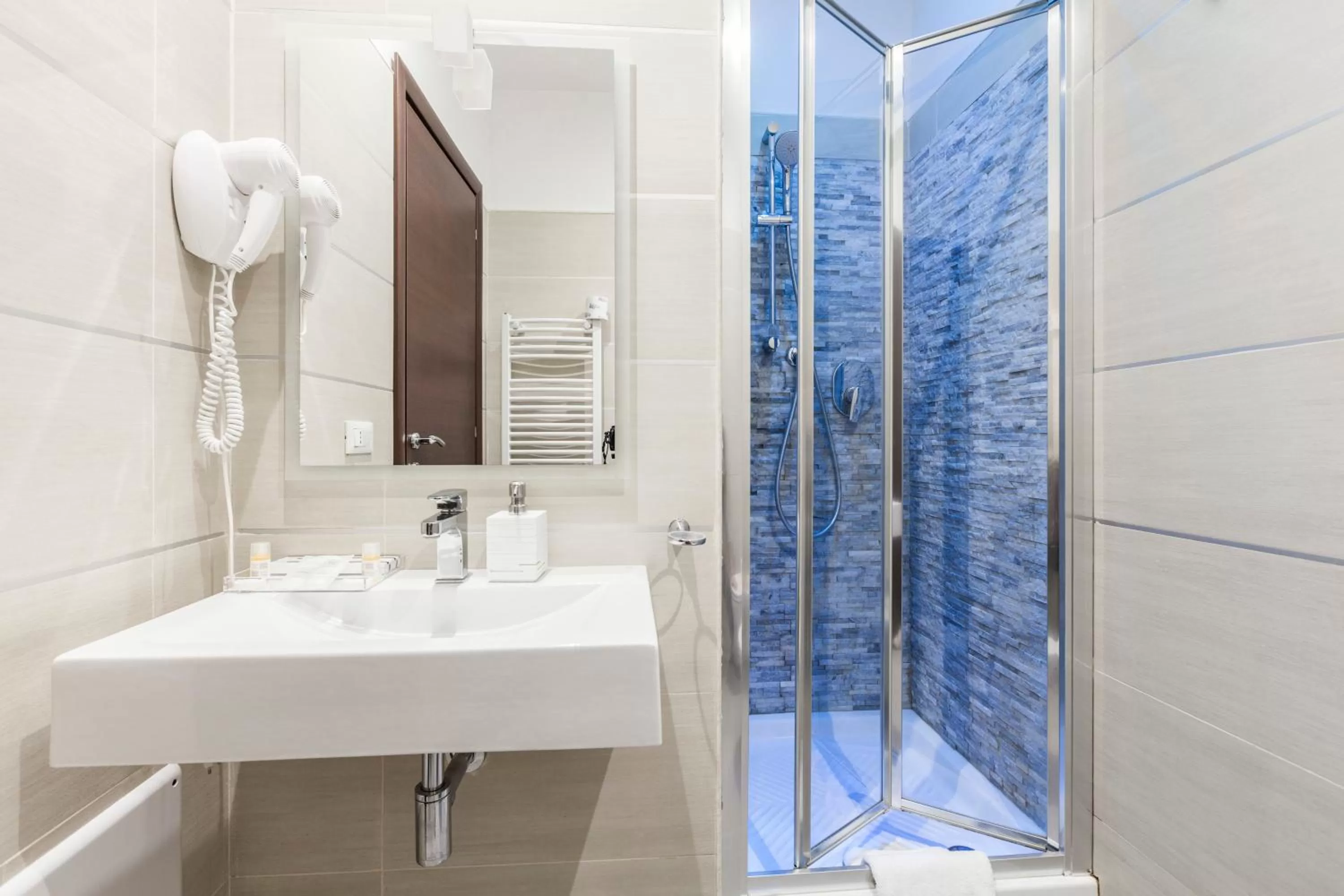 Bathroom in Stardust Rome Guest House