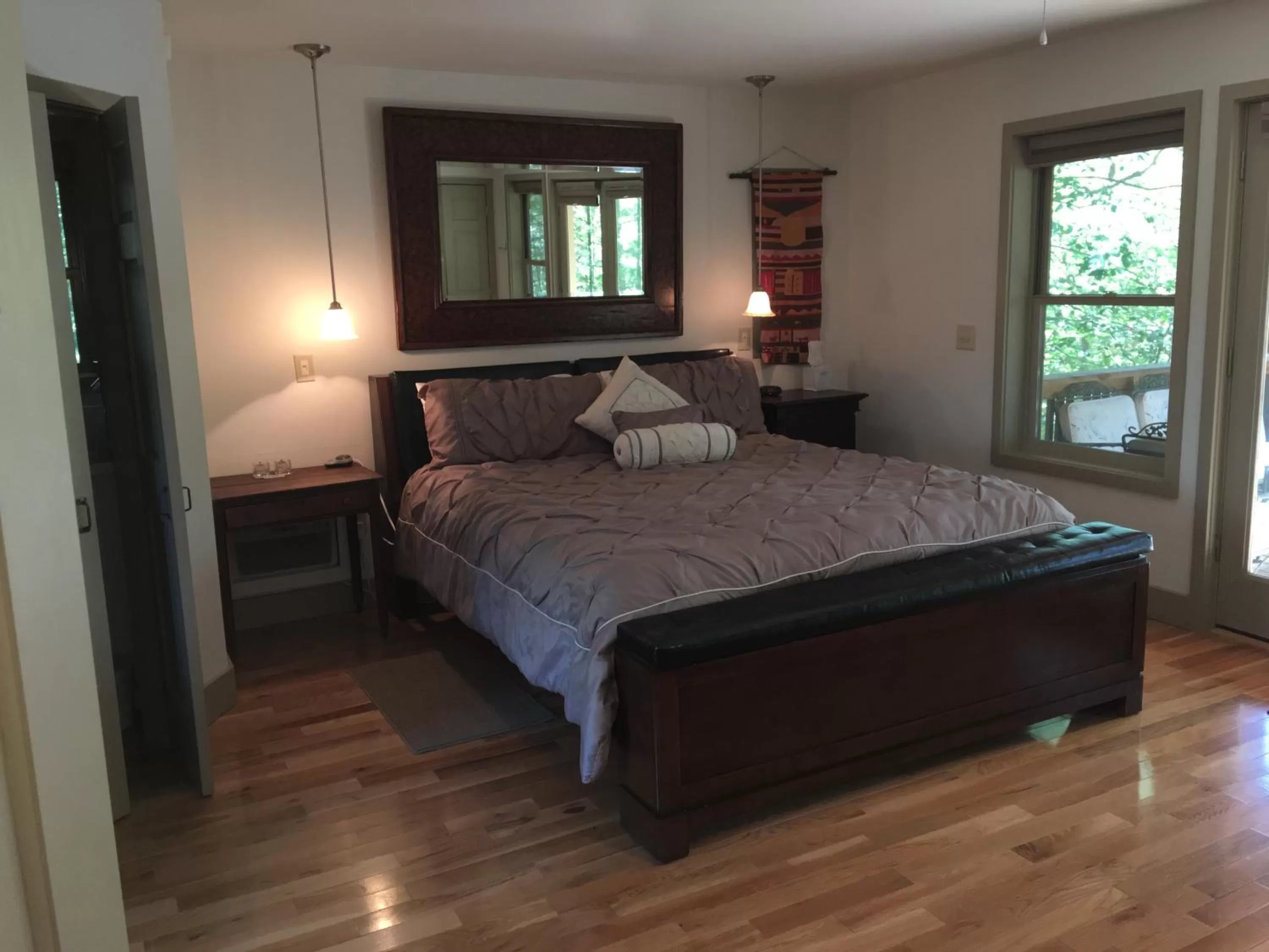 Bed in River House Inn