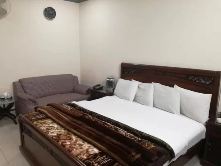 Bed in Hotel Grace inn