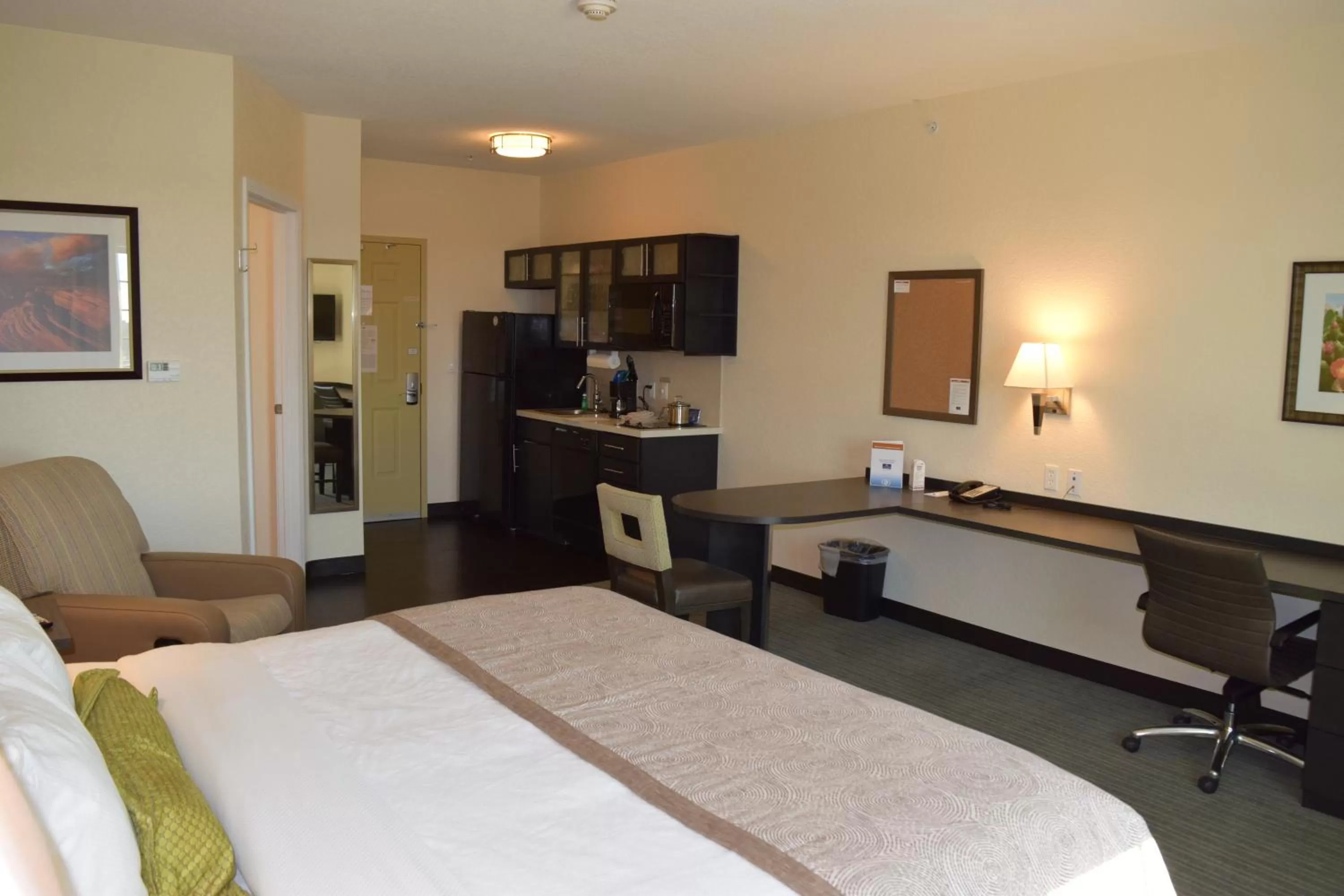 Bedroom, Bed in Candlewood Suites Monahans by IHG