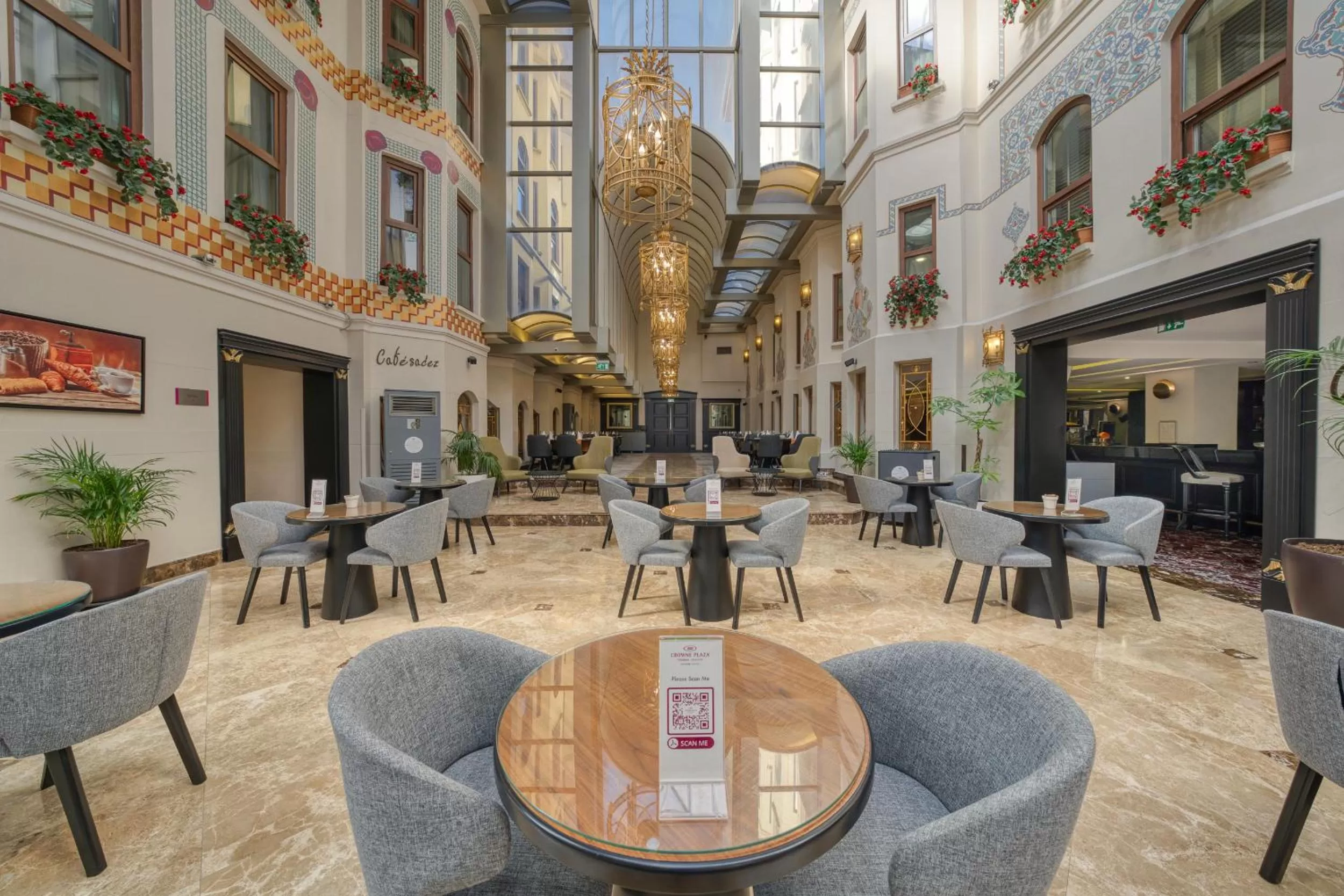 Lobby or reception in Crowne Plaza Istanbul - Old City by IHG