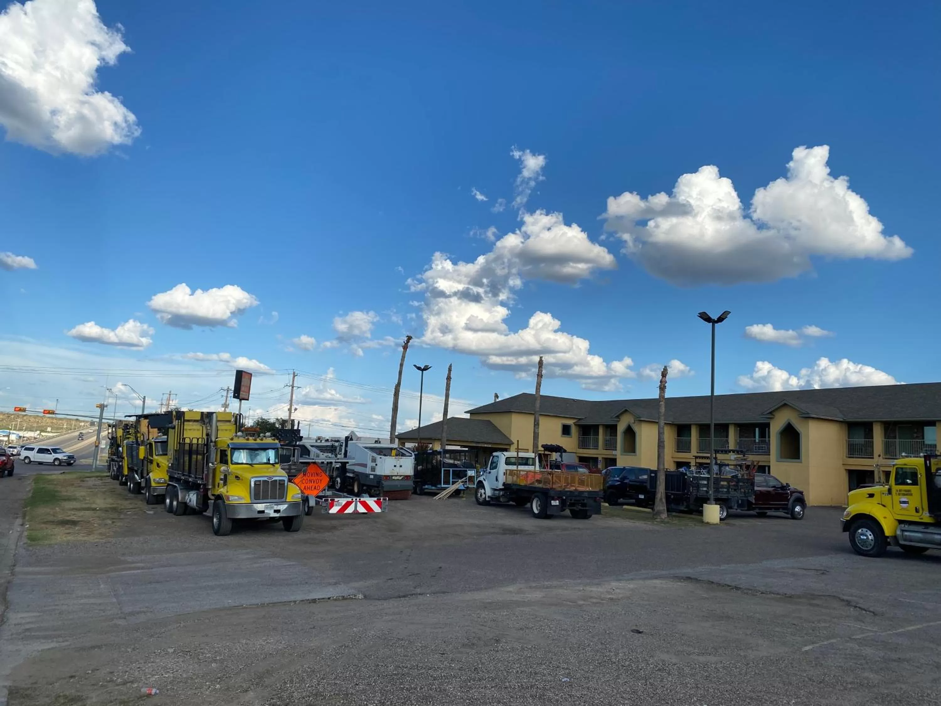 Parking in Country Hill Inn & Suite Eagle Pass