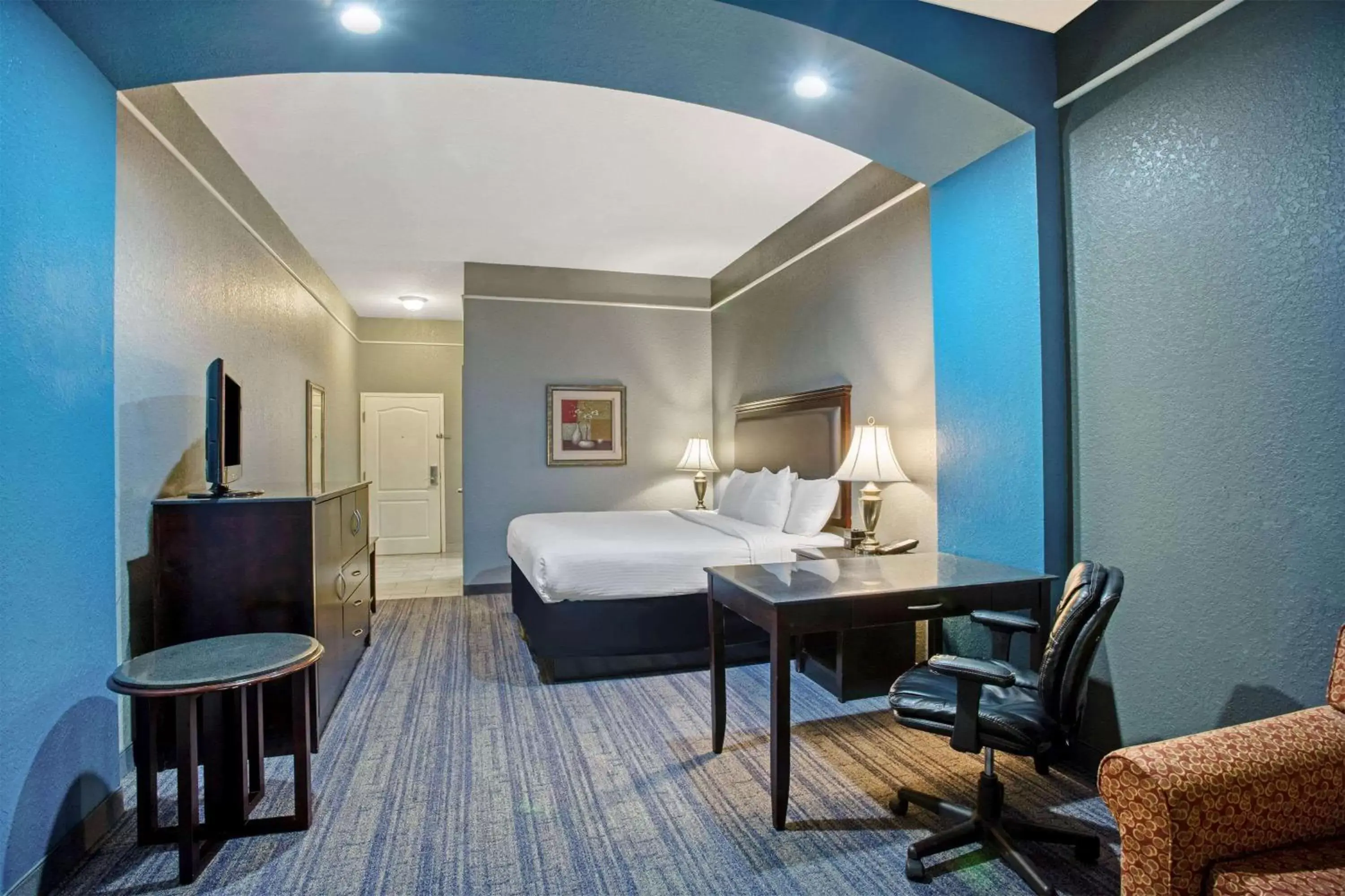 Deluxe King Studio Suite - Non-Smoking in La Quinta by Wyndham Mobile - Tillman's Corner Deluxe King Studio Suite - Non-Smoking in La Quinta by Wyndham Mobile - Tillman's Corner