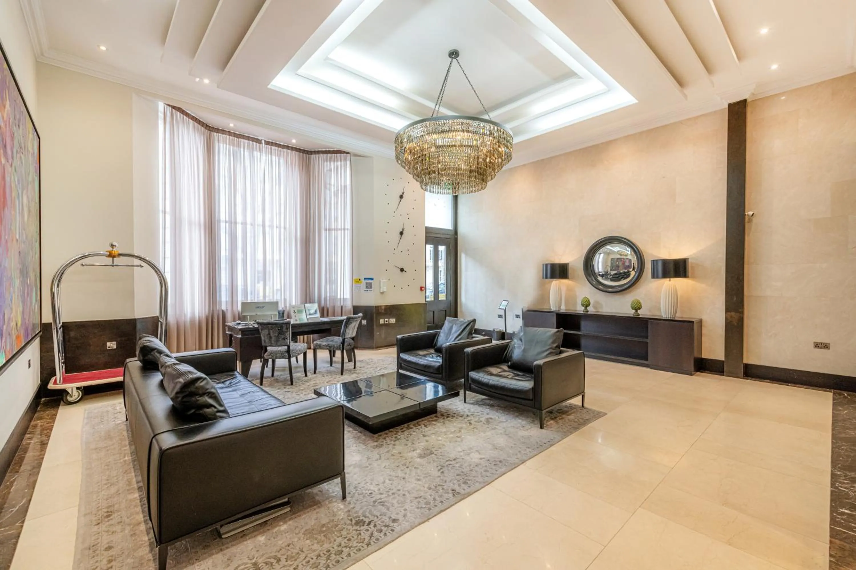 Lobby or reception in 130 Queen's Gate Apartments