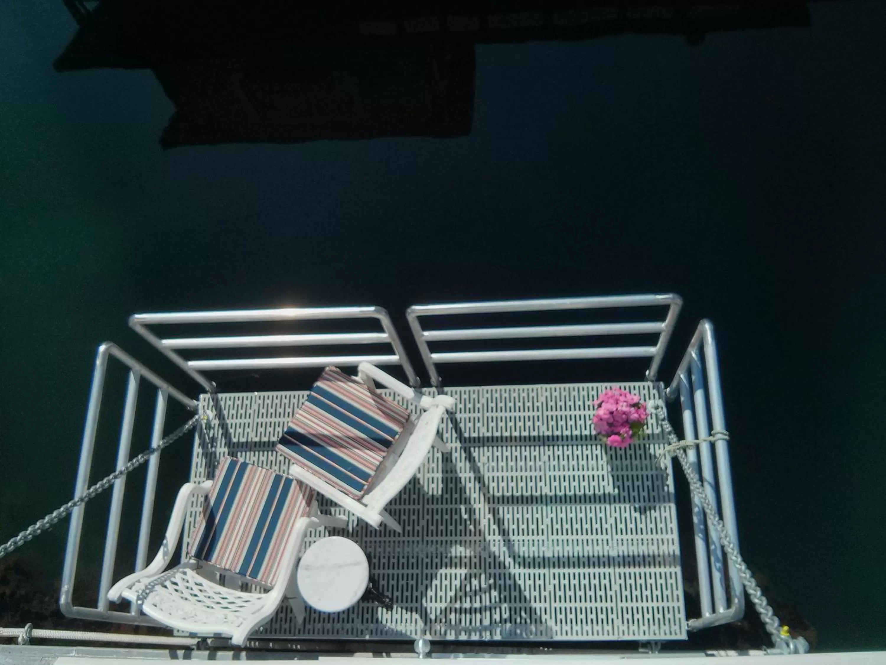 Bedroom in A Float Home B&B in Fisherman’s Wharf