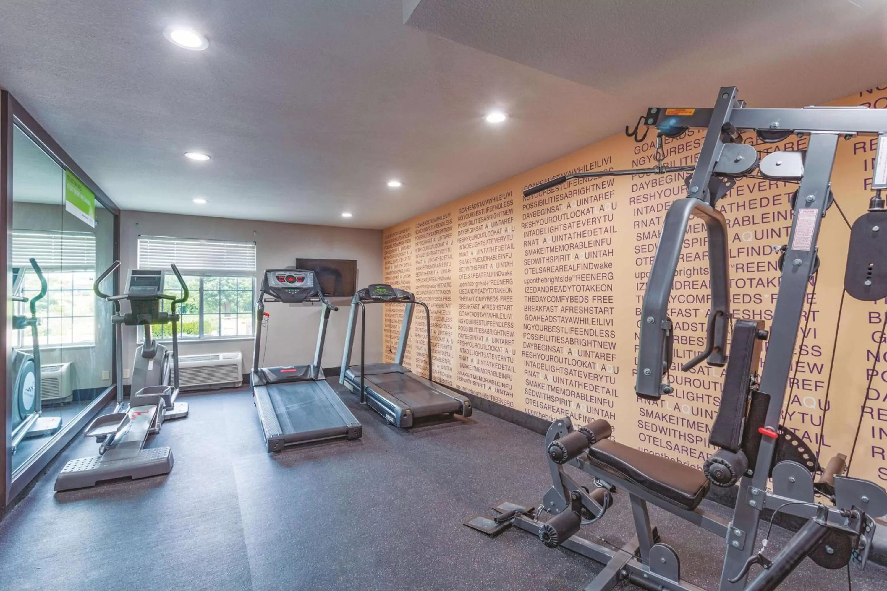 Fitness centre/facilities in La Quinta by Wyndham Knoxville North I-75