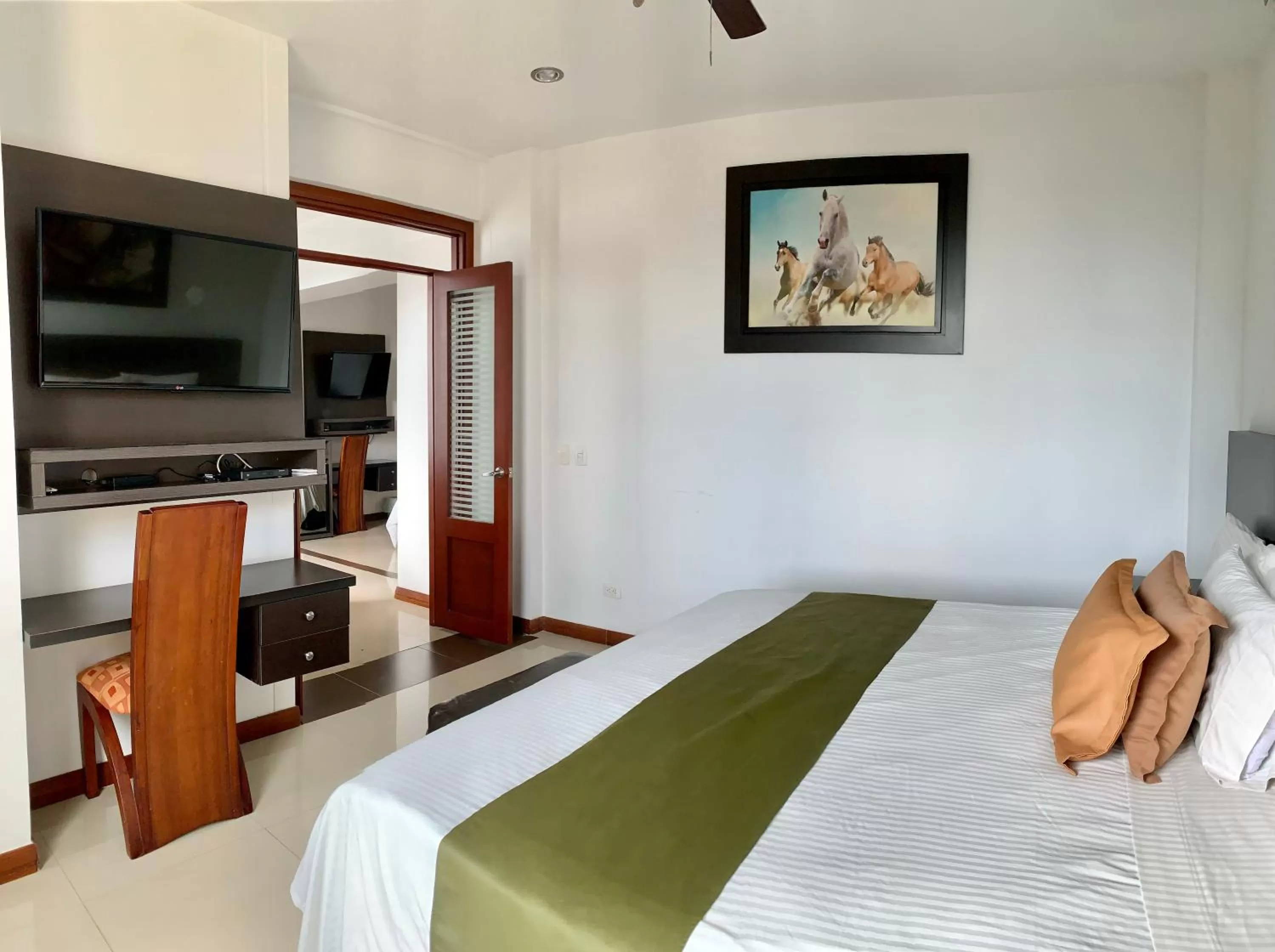 Bedroom, Bed in Hotel Serenity Suites Casa Boutique