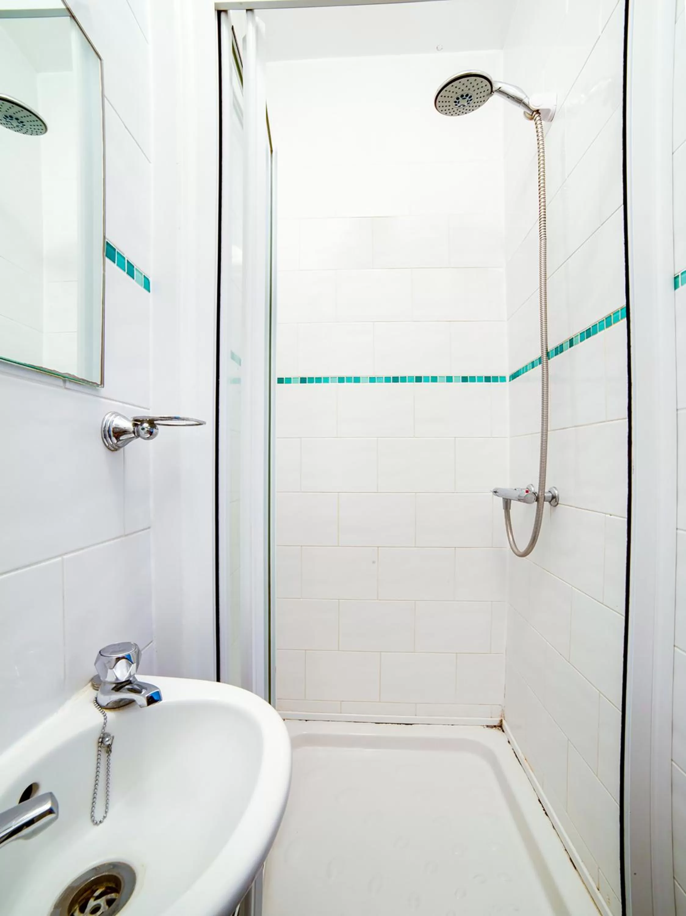 Bathroom in Tequila and Dunlin Rooms Southport Central