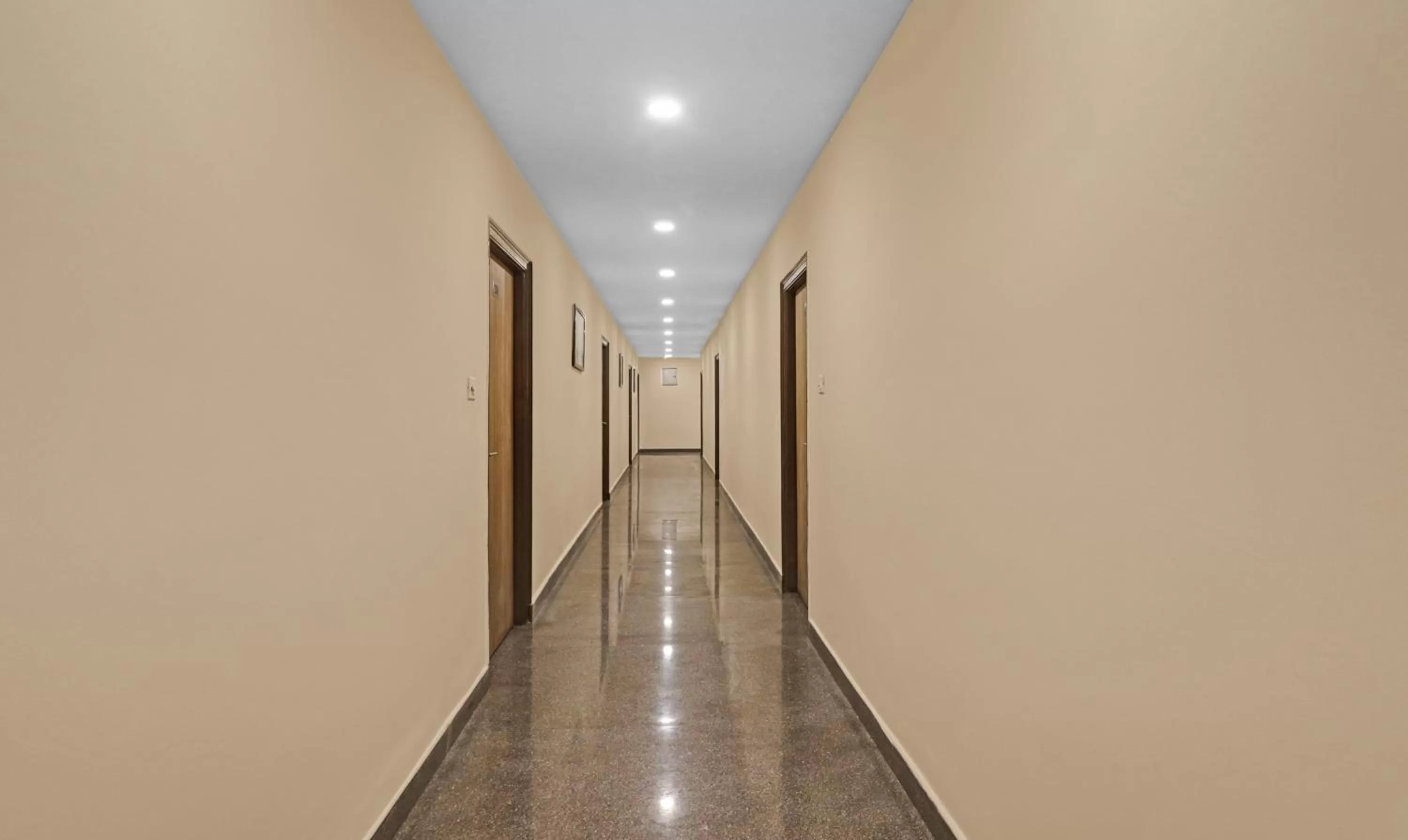 Lobby or reception in Treebo Pride Inn Botanica