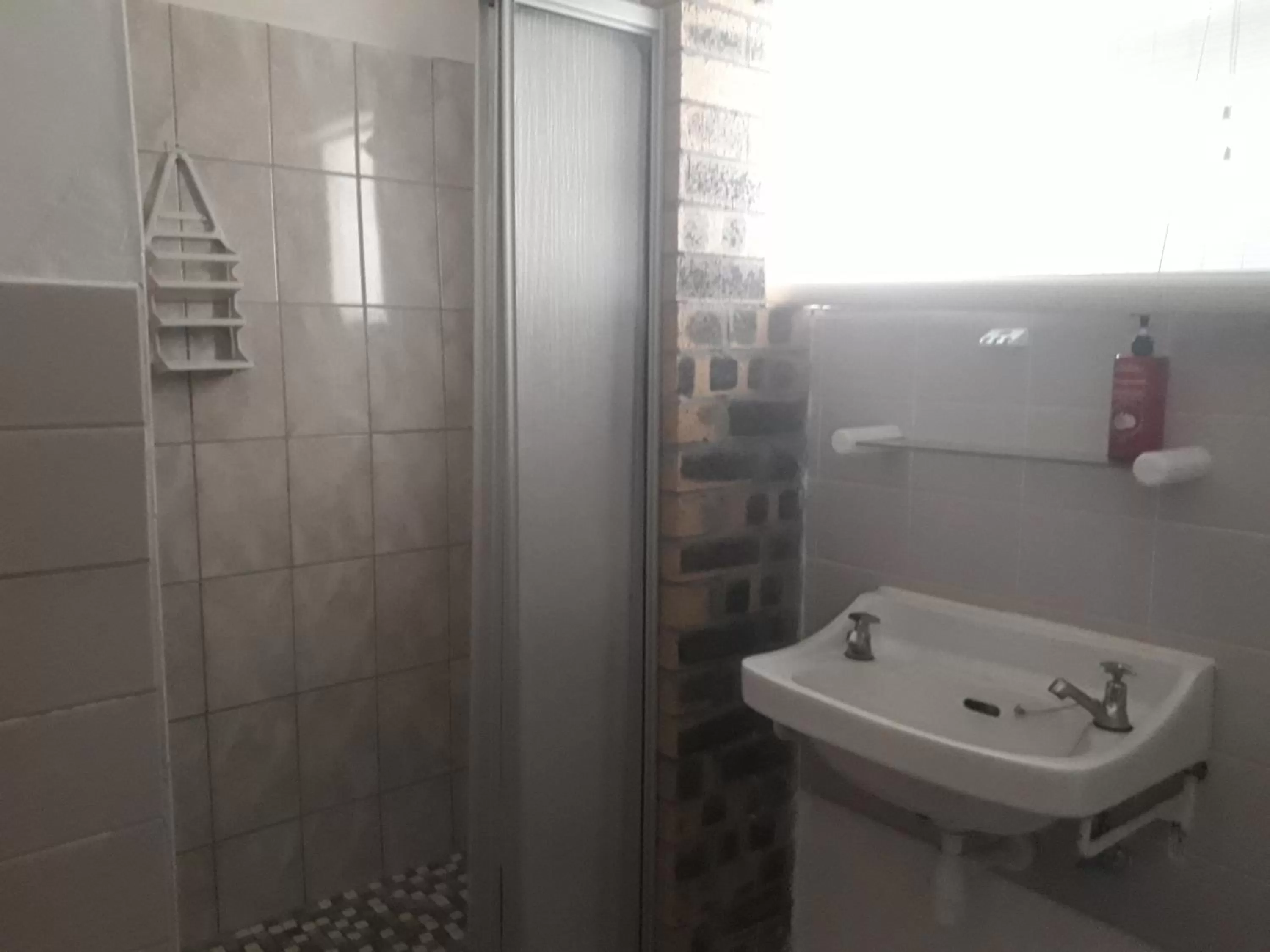 Shower in Sunflower Self-Catering