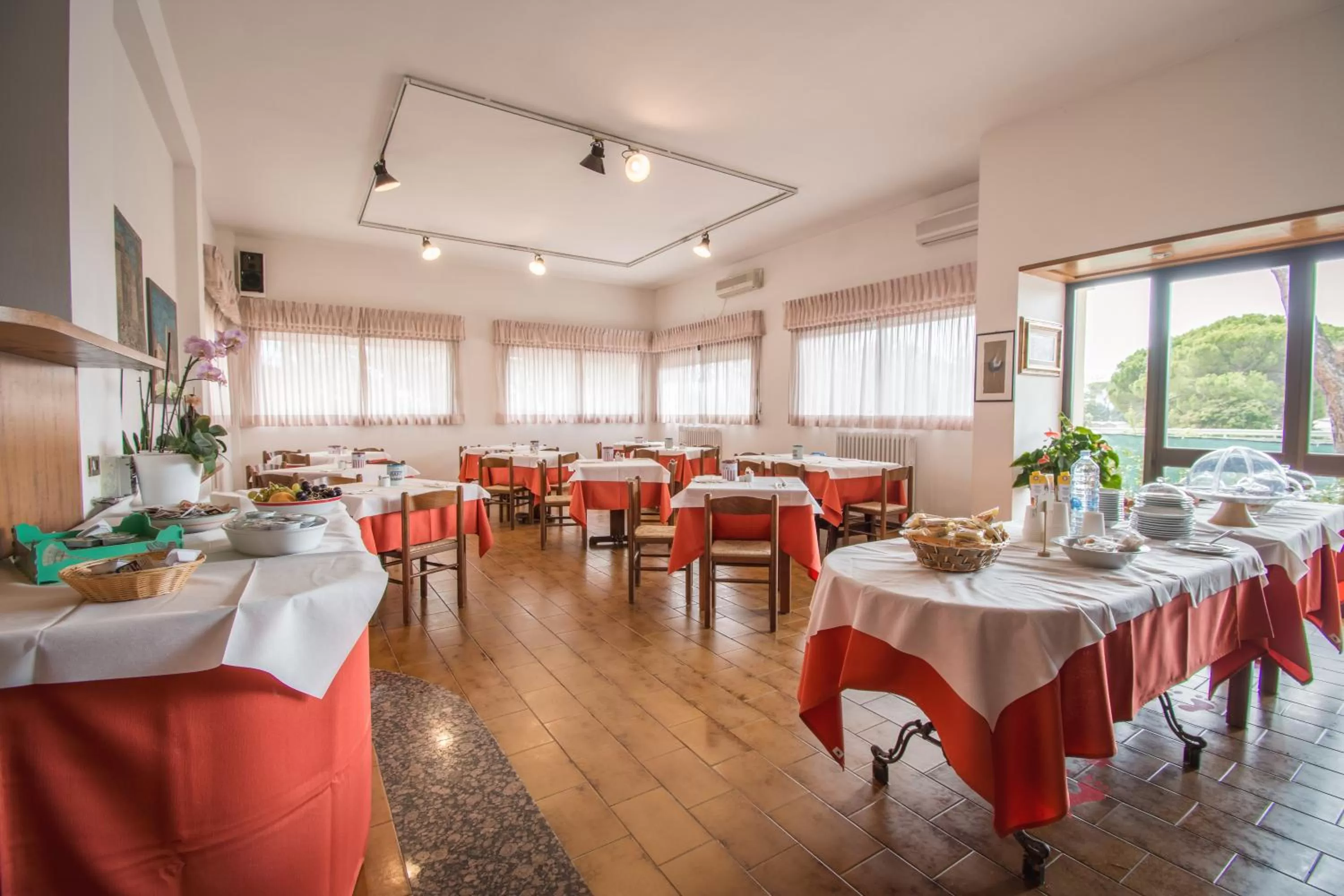 Breakfast in Hotel Cantalodole