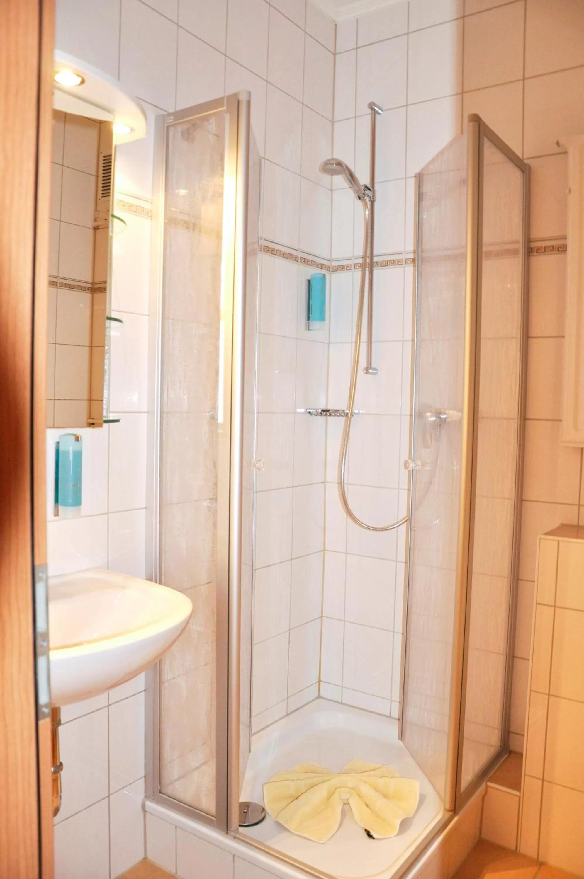 Photo of the whole room in Hotel Atlantik