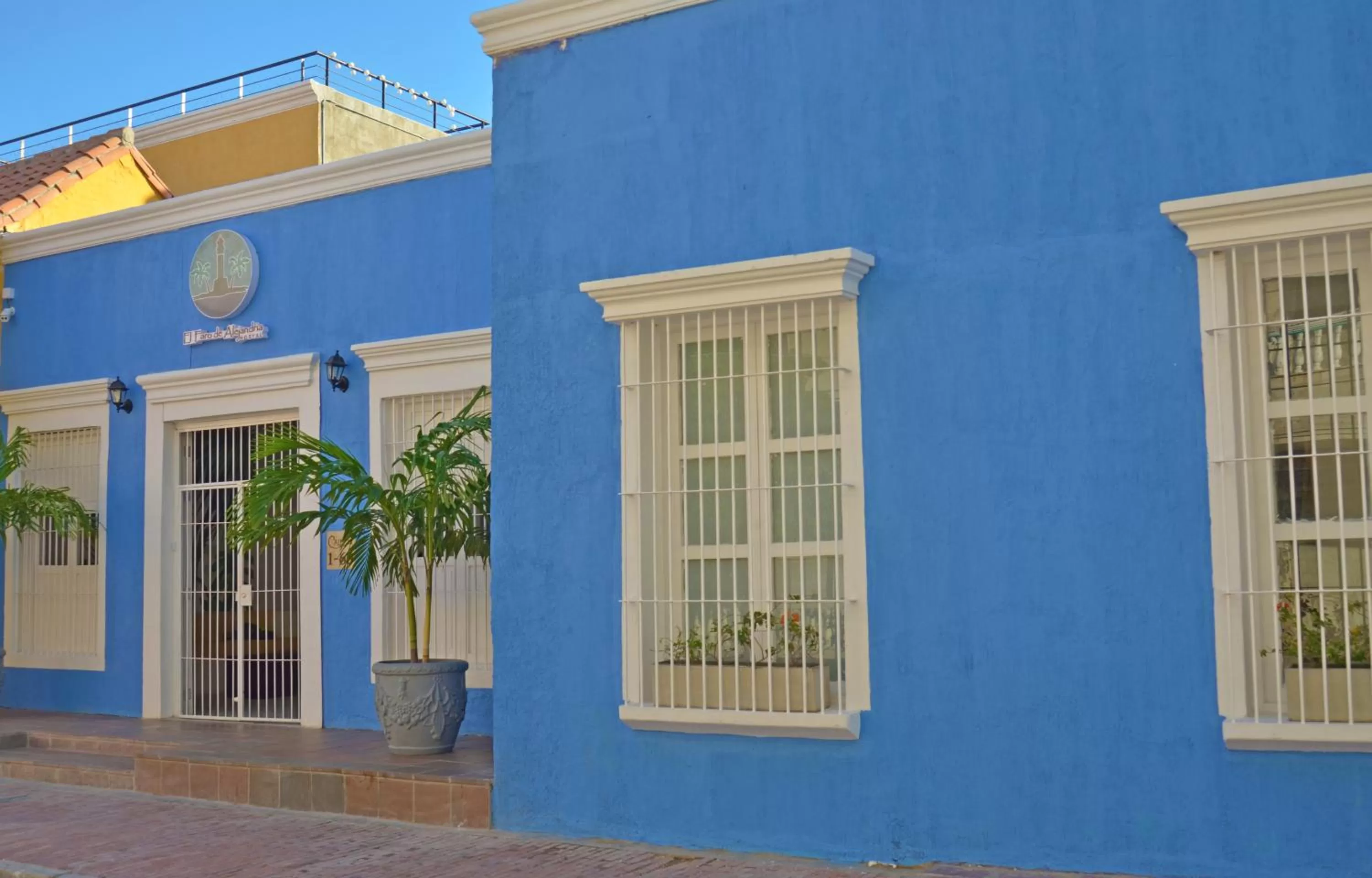 Facade/entrance, Property Building in Faro de Alejandría Hostel