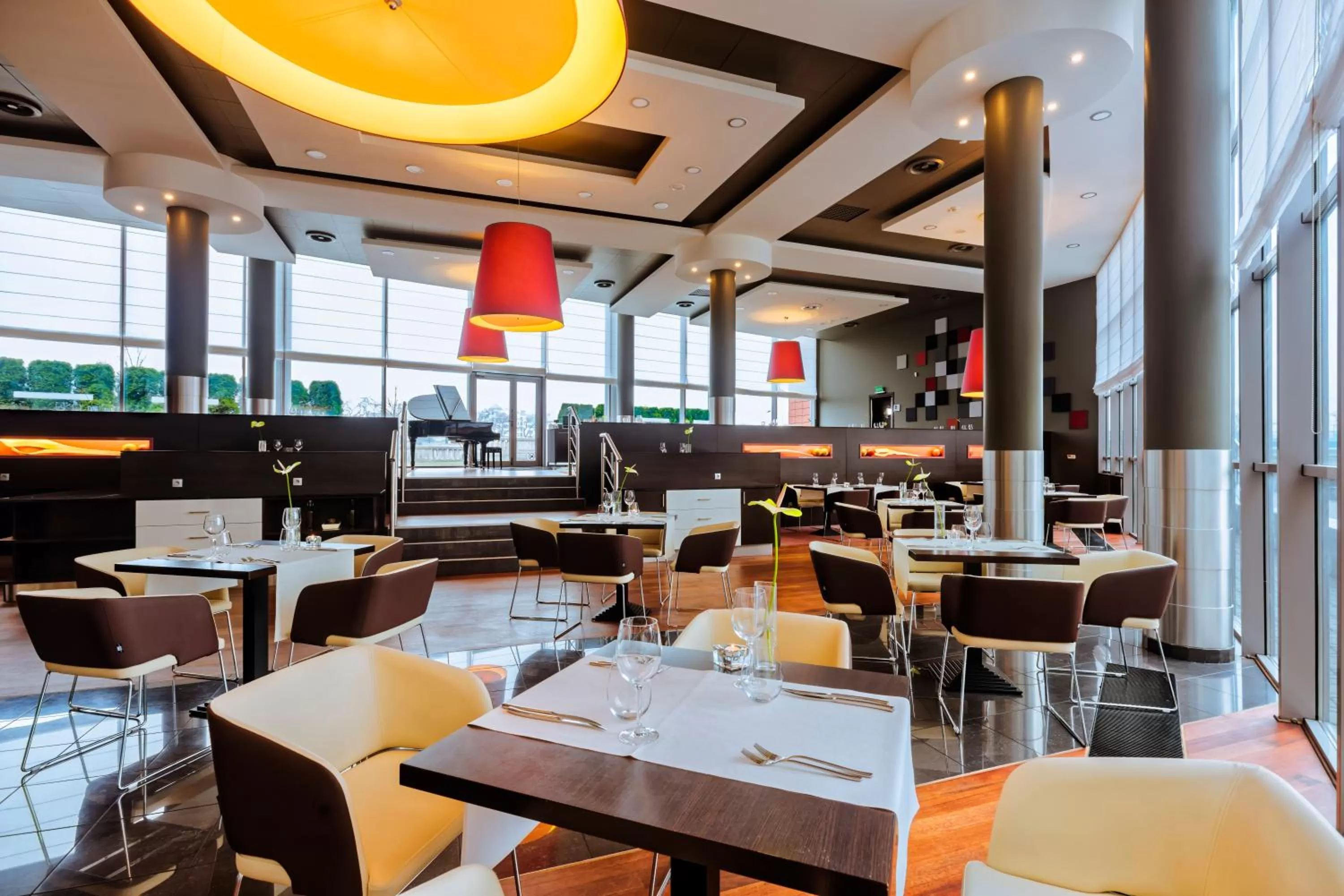 Restaurant/places to eat in Qubus Hotel Kraków