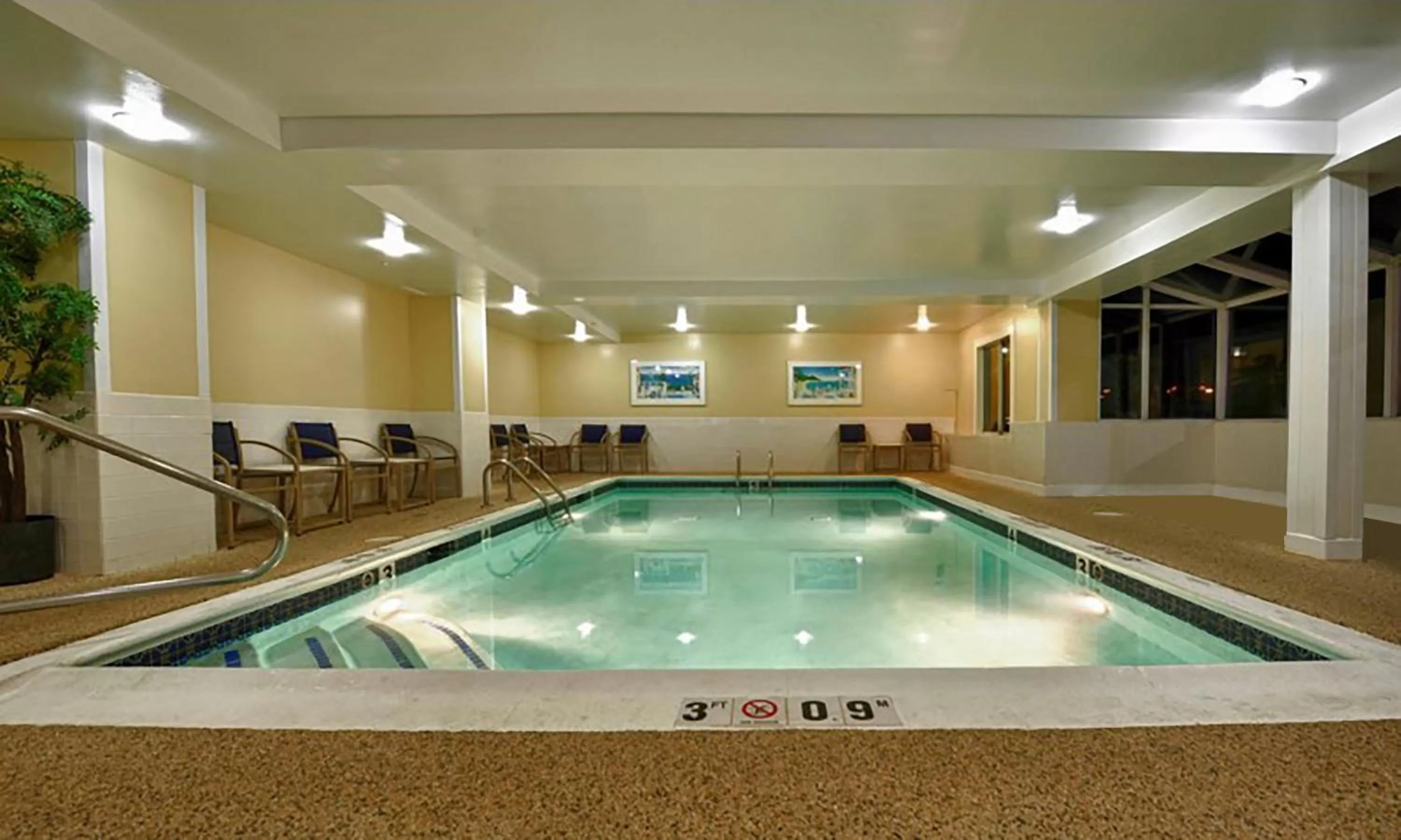 Swimming pool in Keene Elm City Hotel, an Ascend Collection Hotel