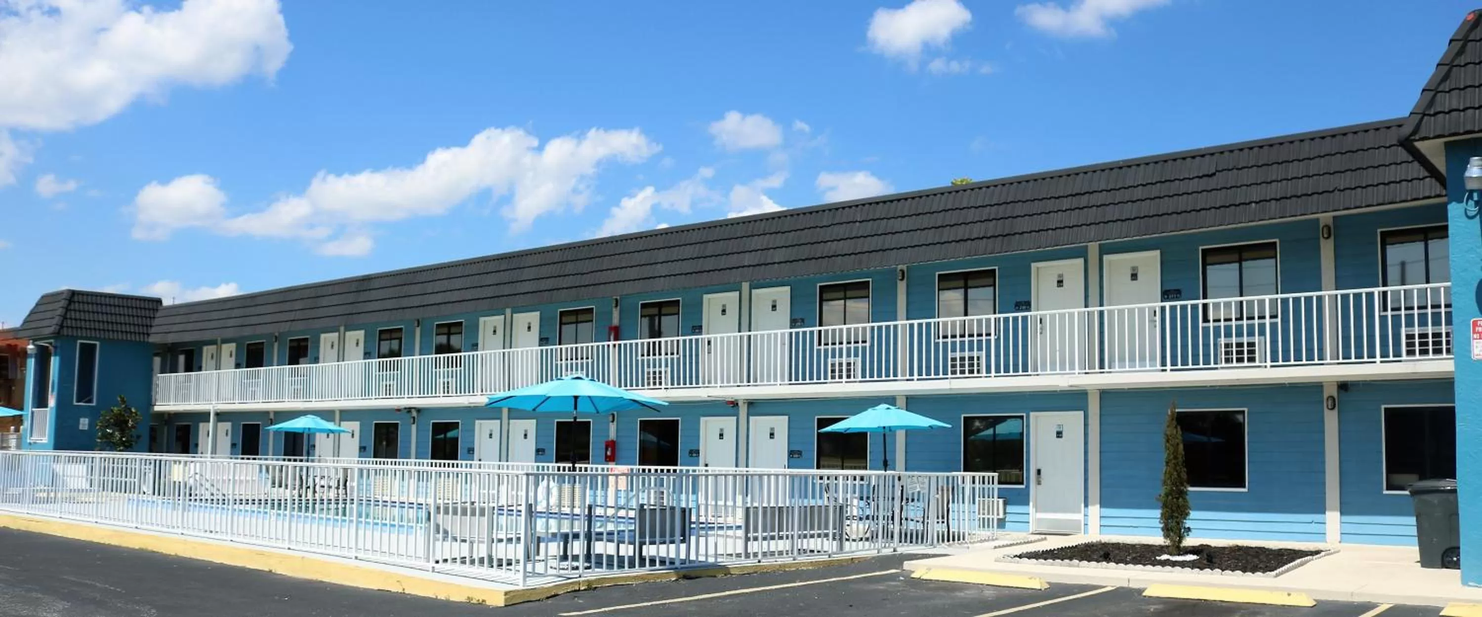 Facade/entrance, Property Building in Monte Carlo Inn- Near Disney