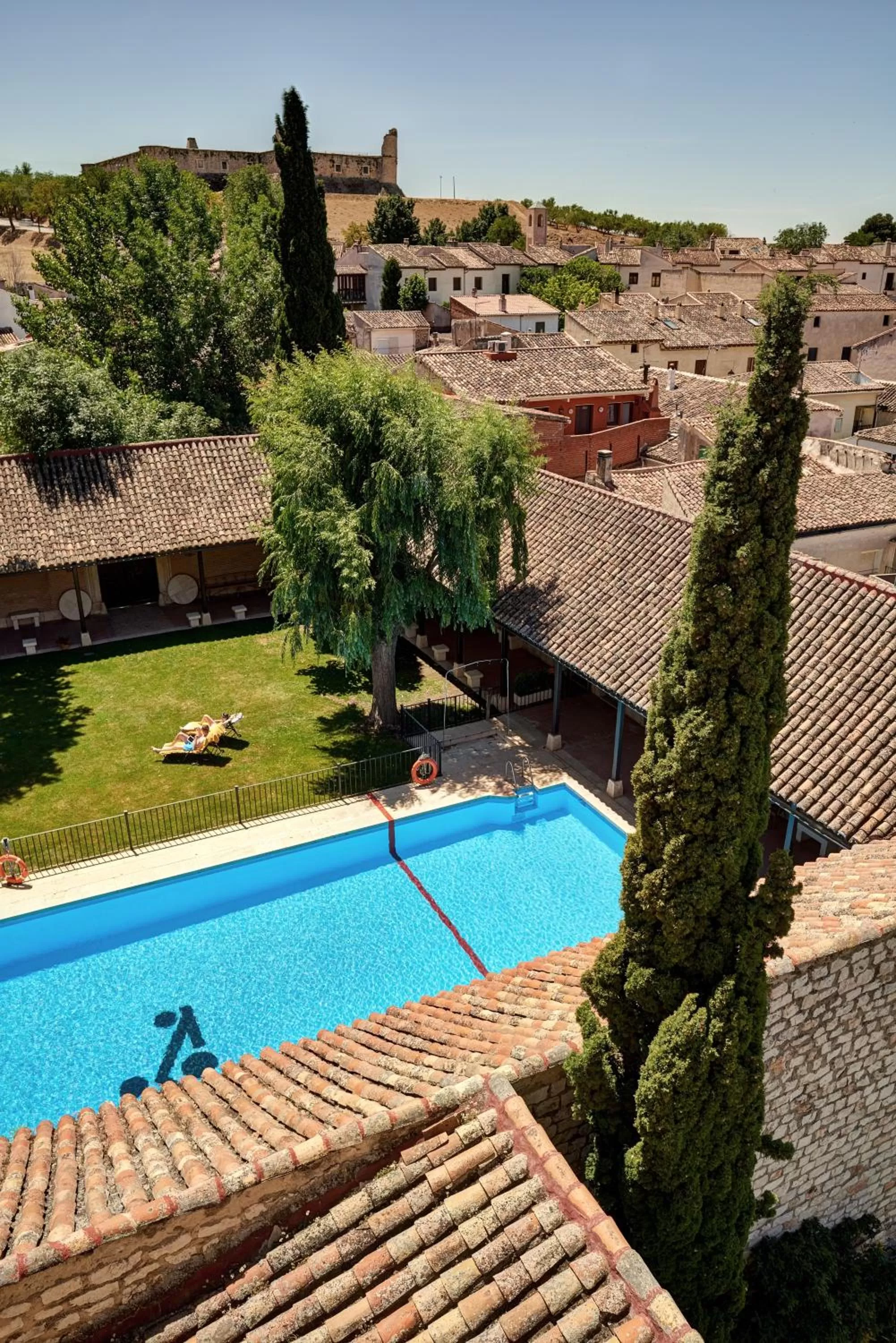 Swimming pool in Parador de Chinchón