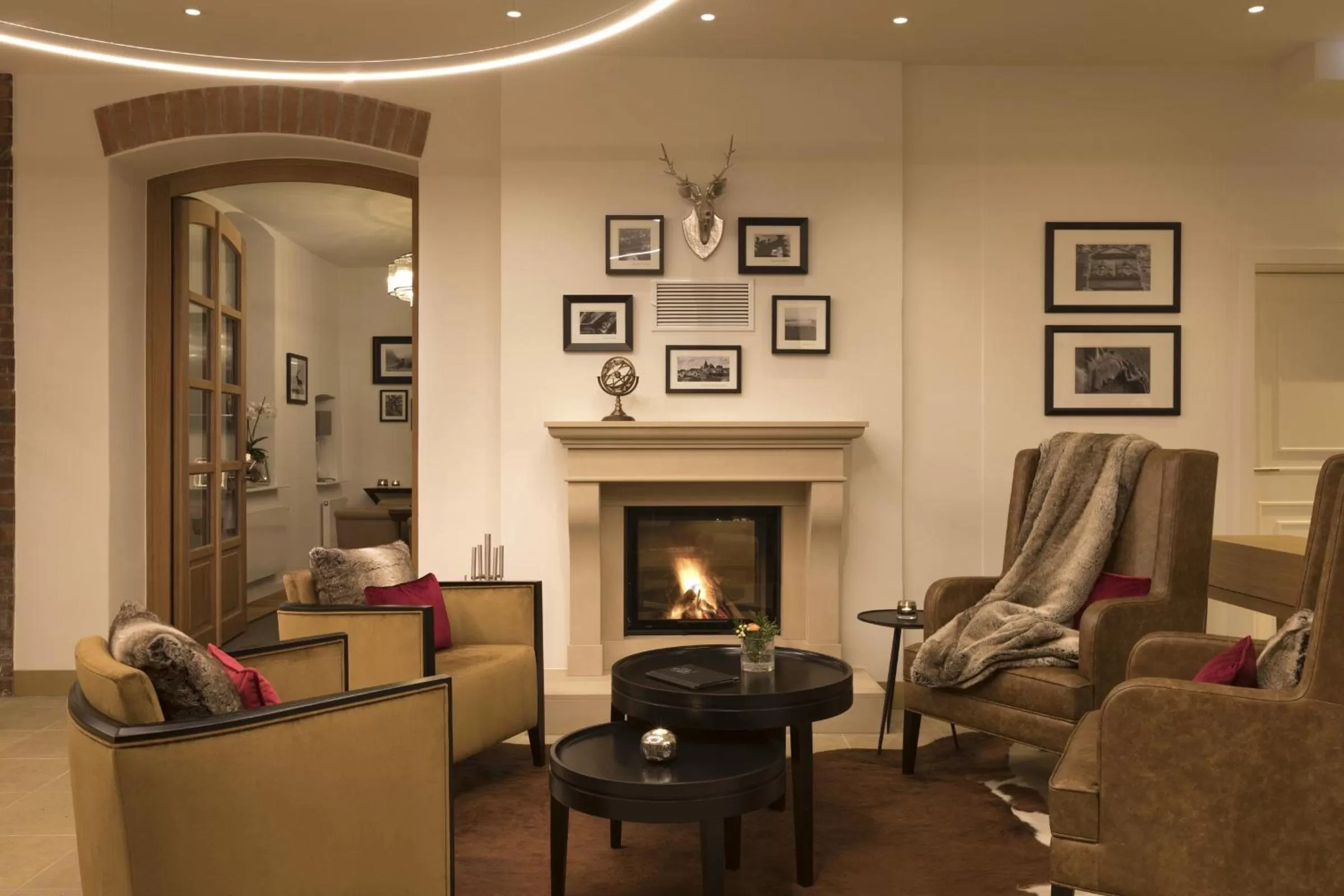 Lobby or reception in Hotel Brunnenhaus Schloss Landau