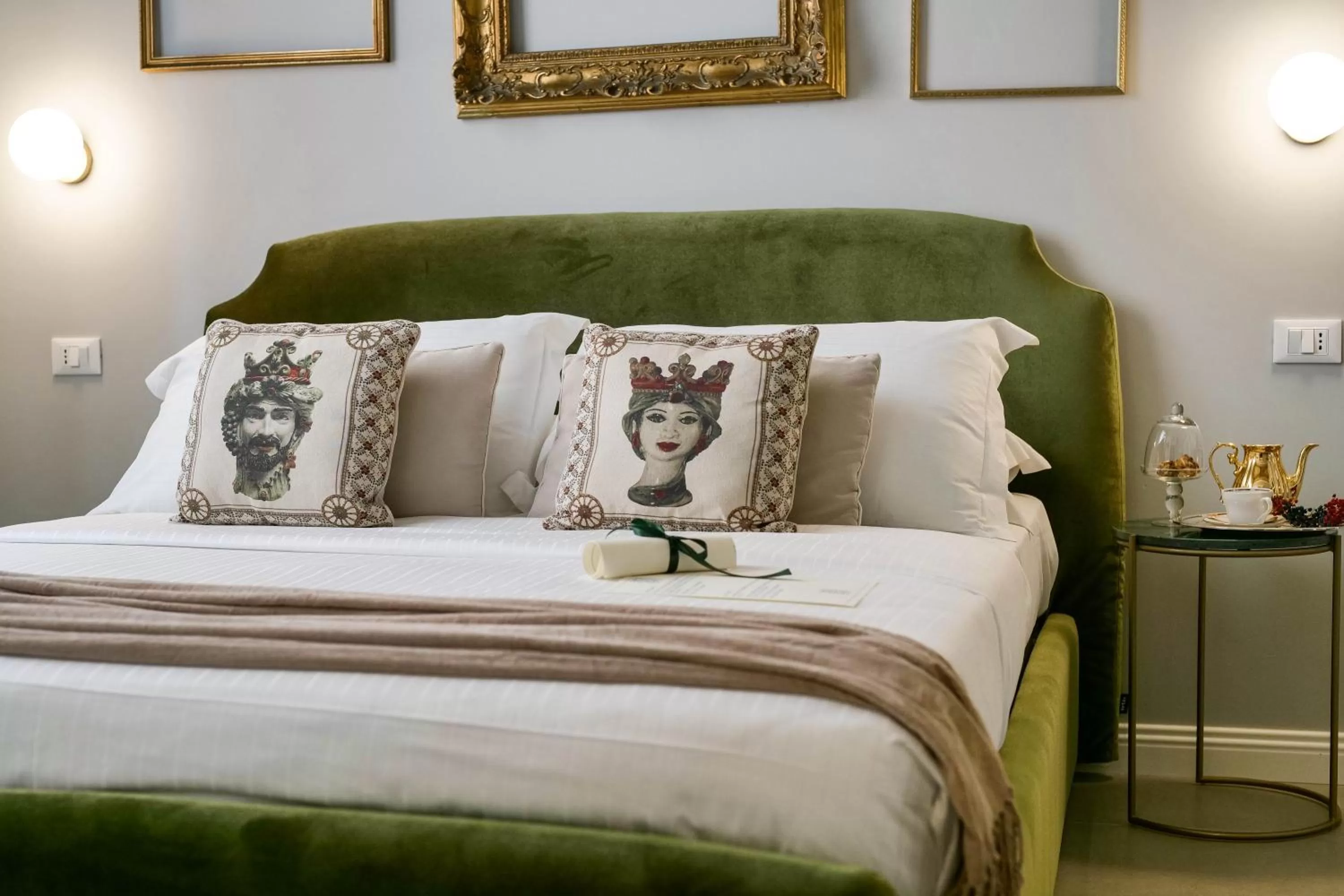 Bed in Family Affair Luxury Rooms&Suites