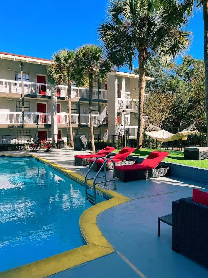 Swimming pool in Casa Bella Inn & Suites Extended Stay