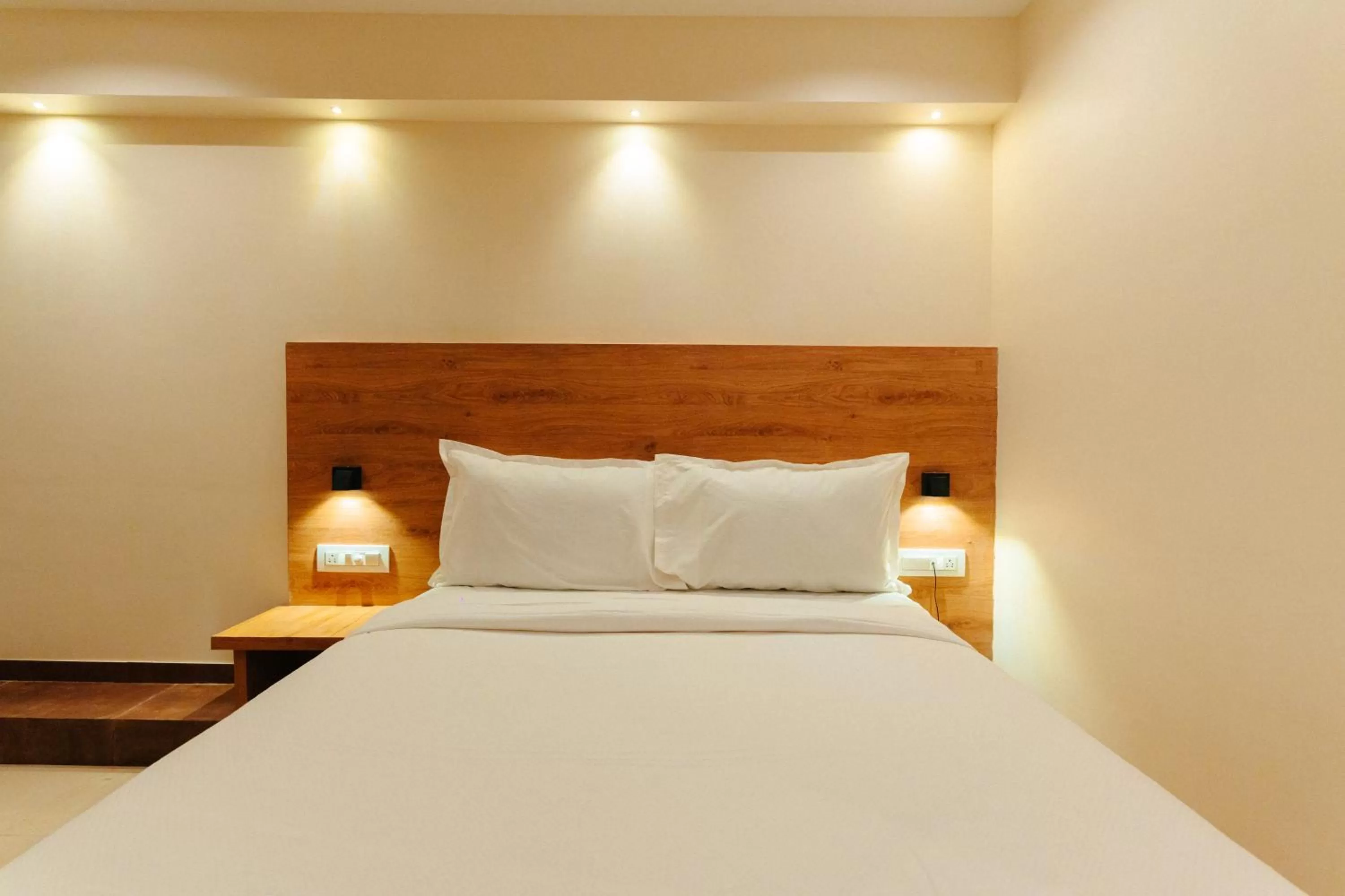 Bed in Arnna Hotel- Goregaon East