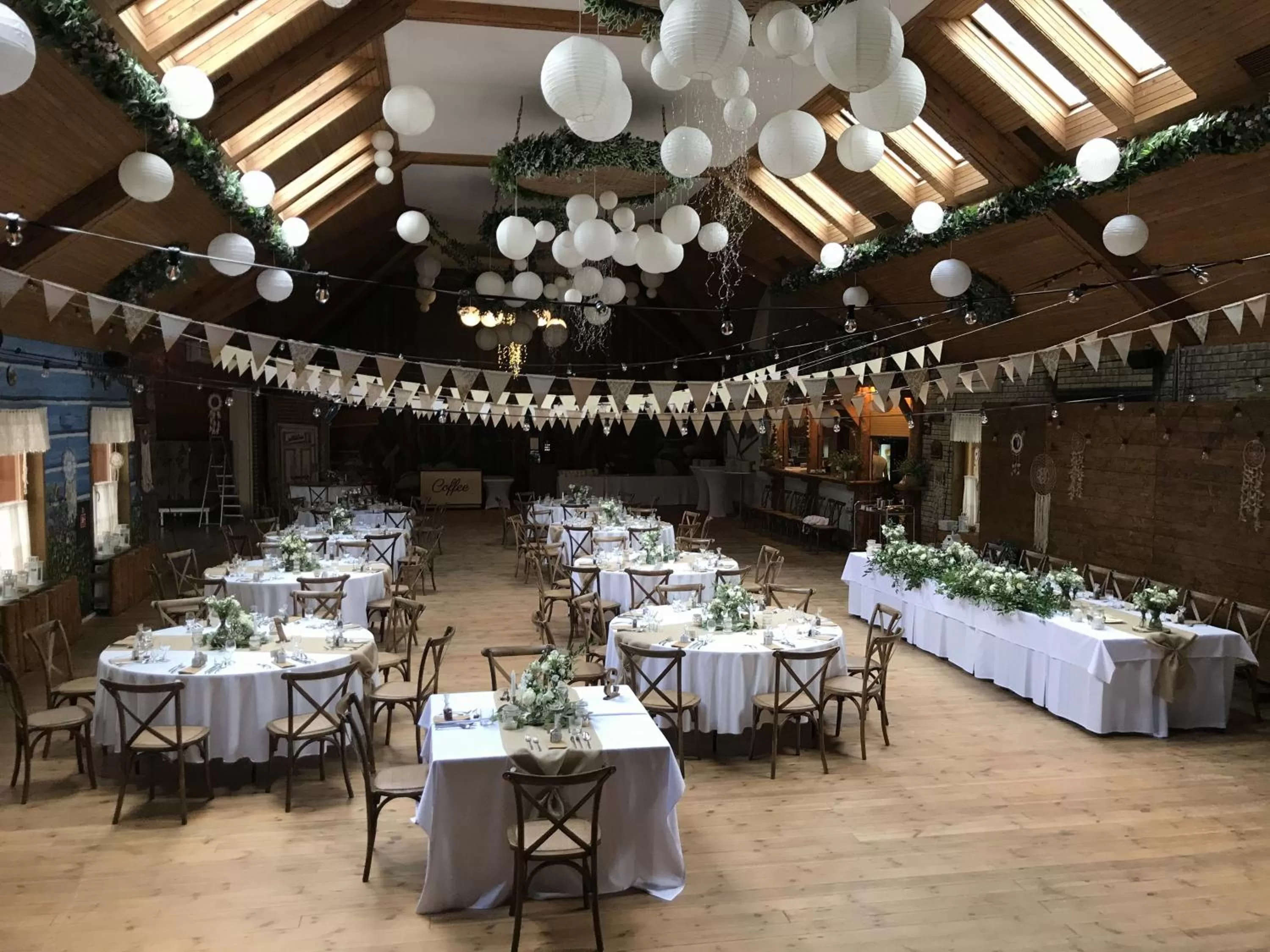 Restaurant/places to eat in Hotel Boss