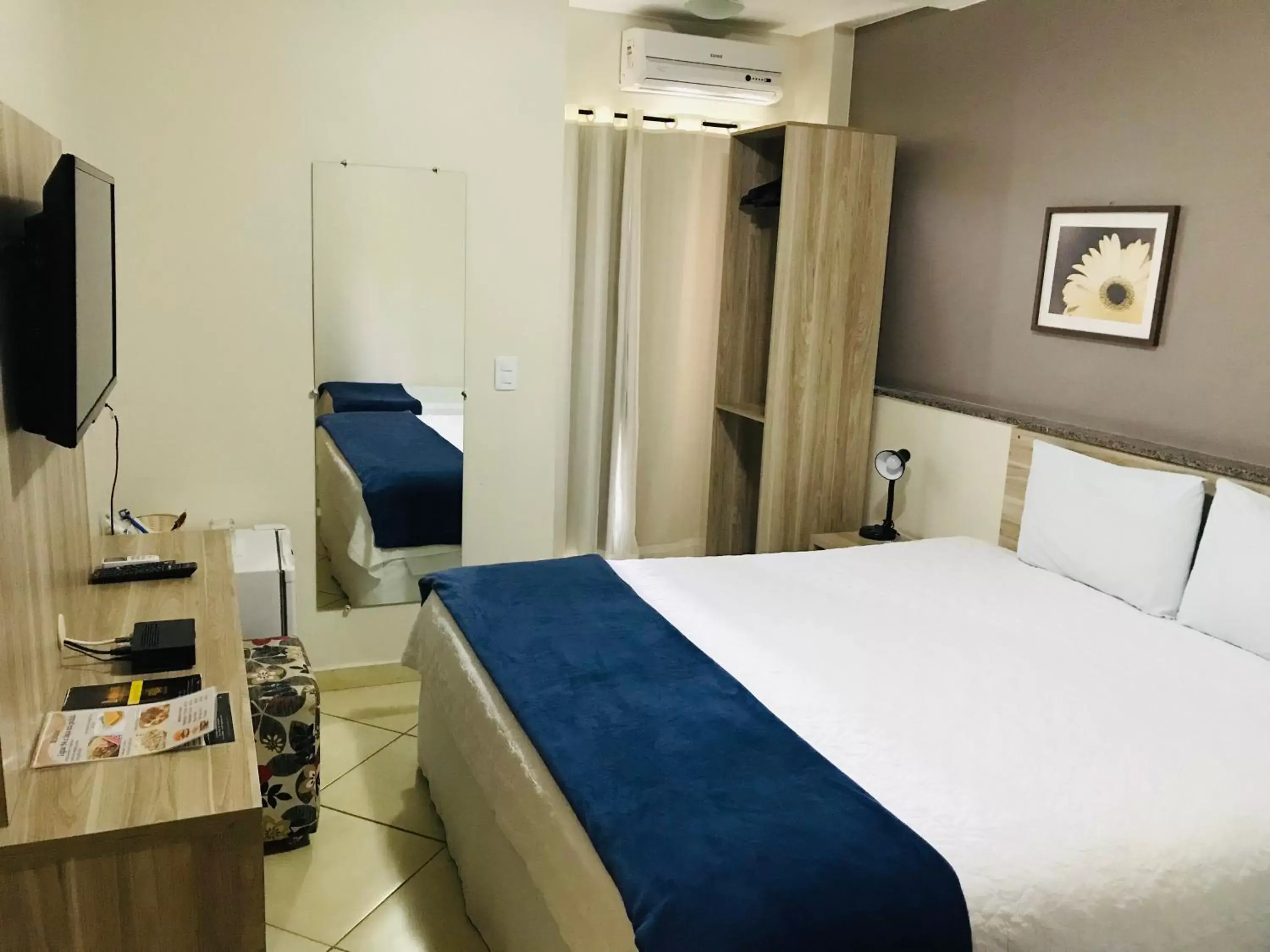 Superior Triple Room in Hotel Golden JK Superior Triple Room in Hotel Golden JK