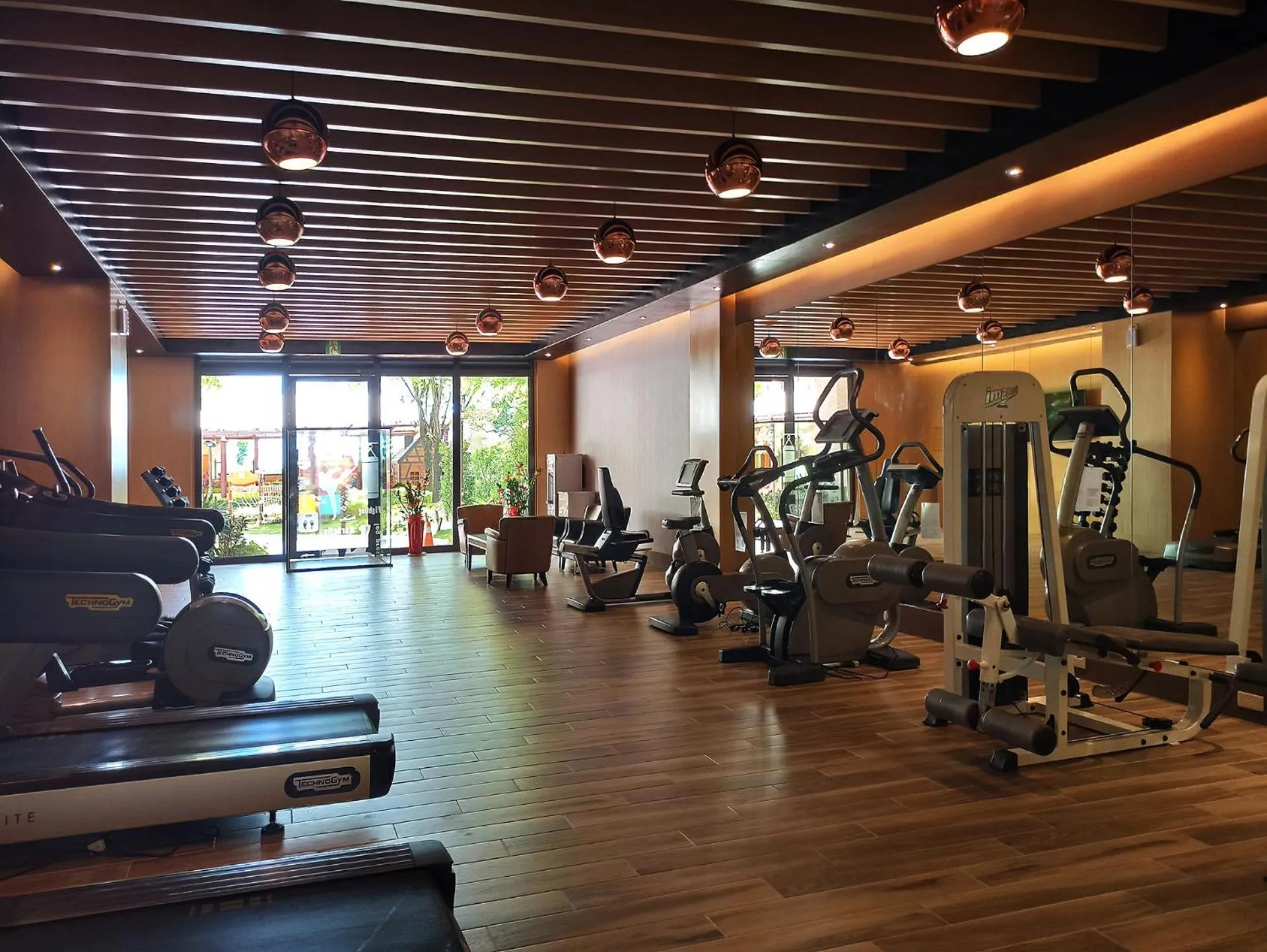 Fitness centre/facilities in E-DA Skylark Hotel