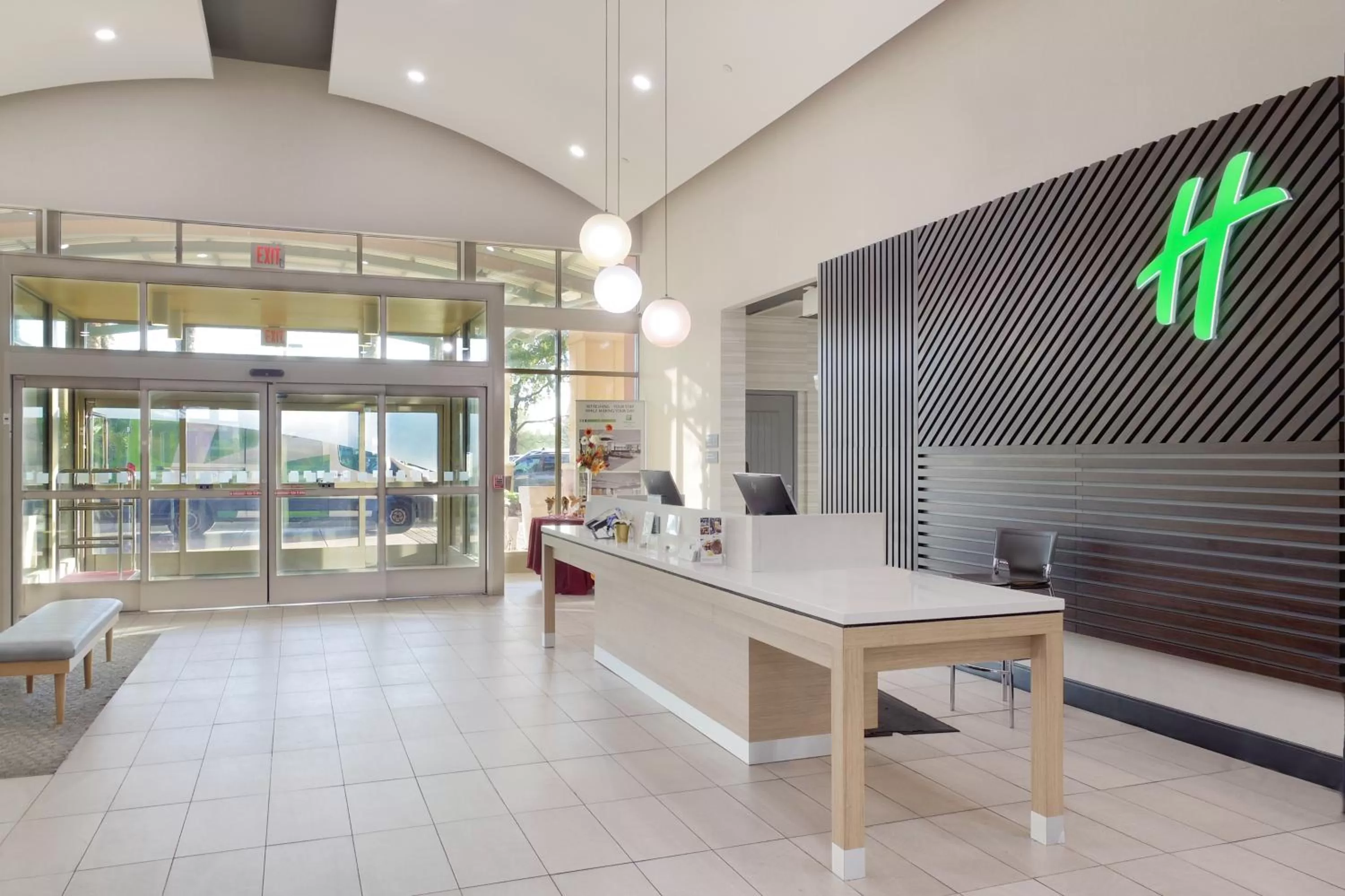 Lobby or reception in Holiday Inn & Suites Phoenix Airport by IHG