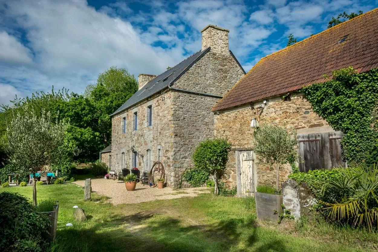 Facade/entrance in Kervaillant