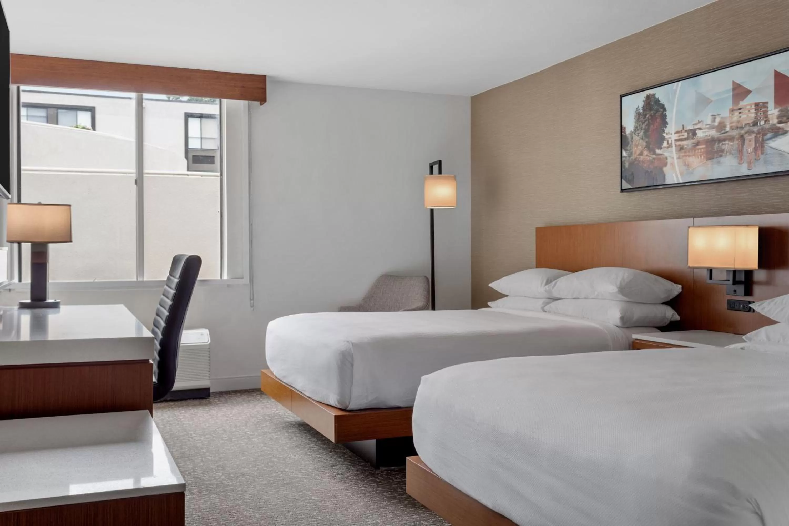 Photo of the whole room, Bed in Delta Hotels by Marriott Allentown Lehigh Valley