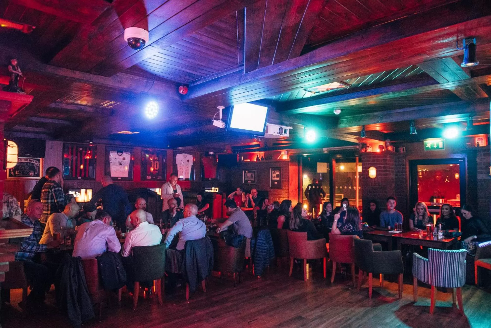 Lounge or bar in The Commercial Hotel