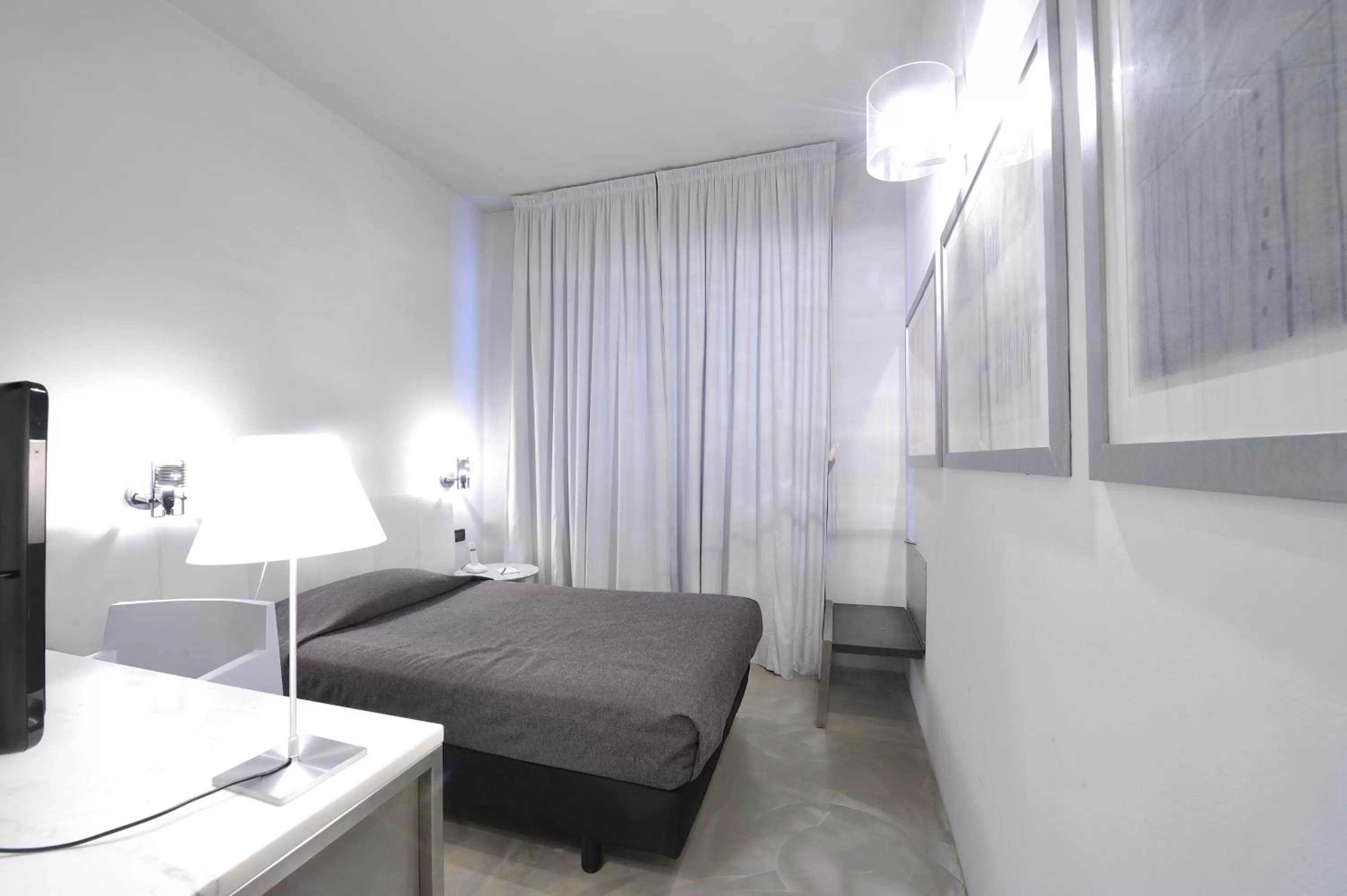 Bed in Art Hotel Boston