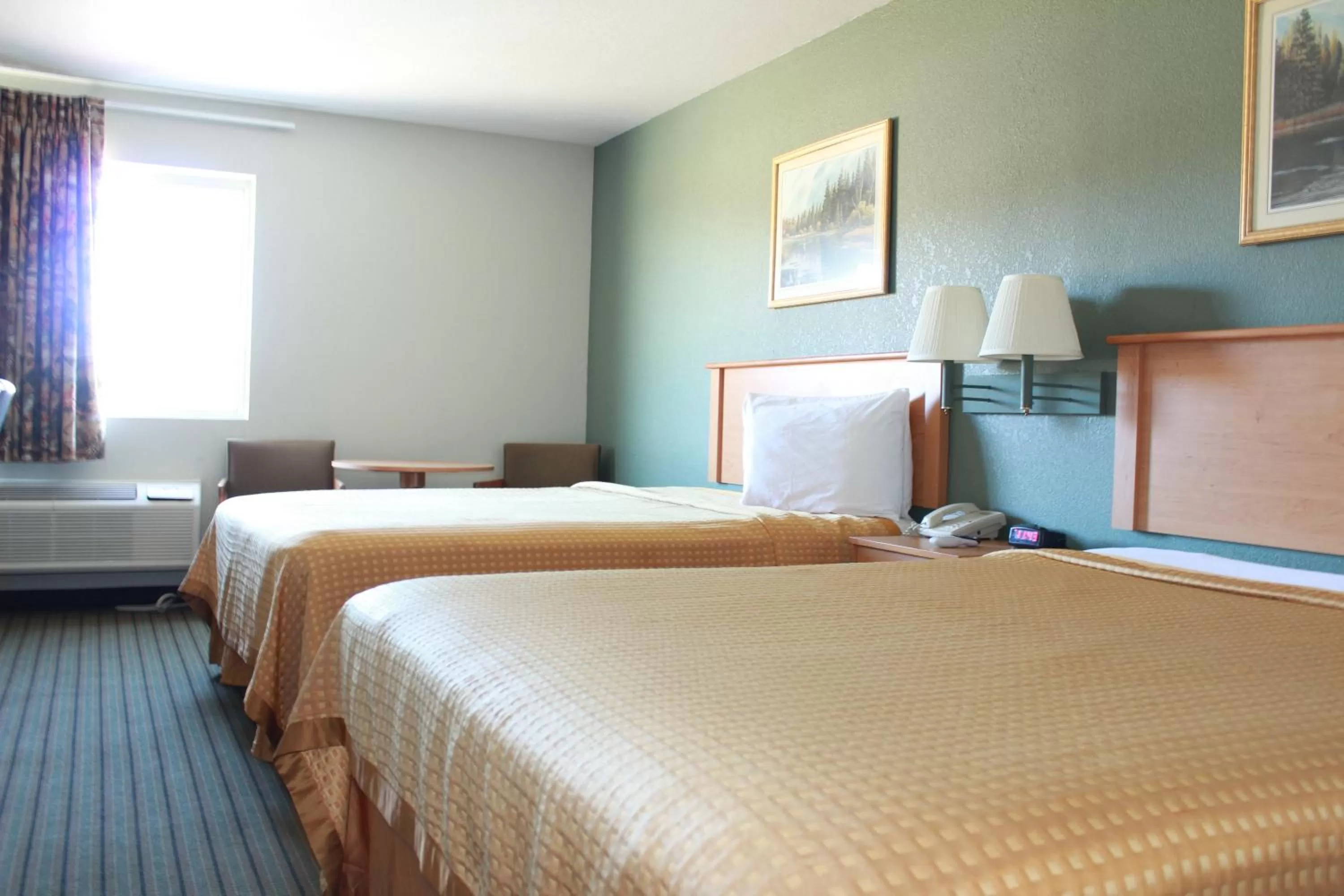 Bed in Booneslick Lodge - Jane