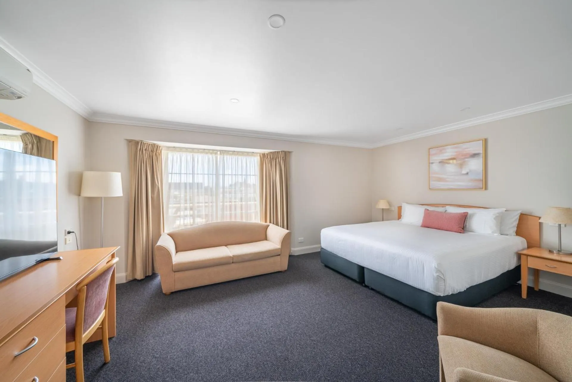 Bedroom, Bed in Heritage Inn Bathurst