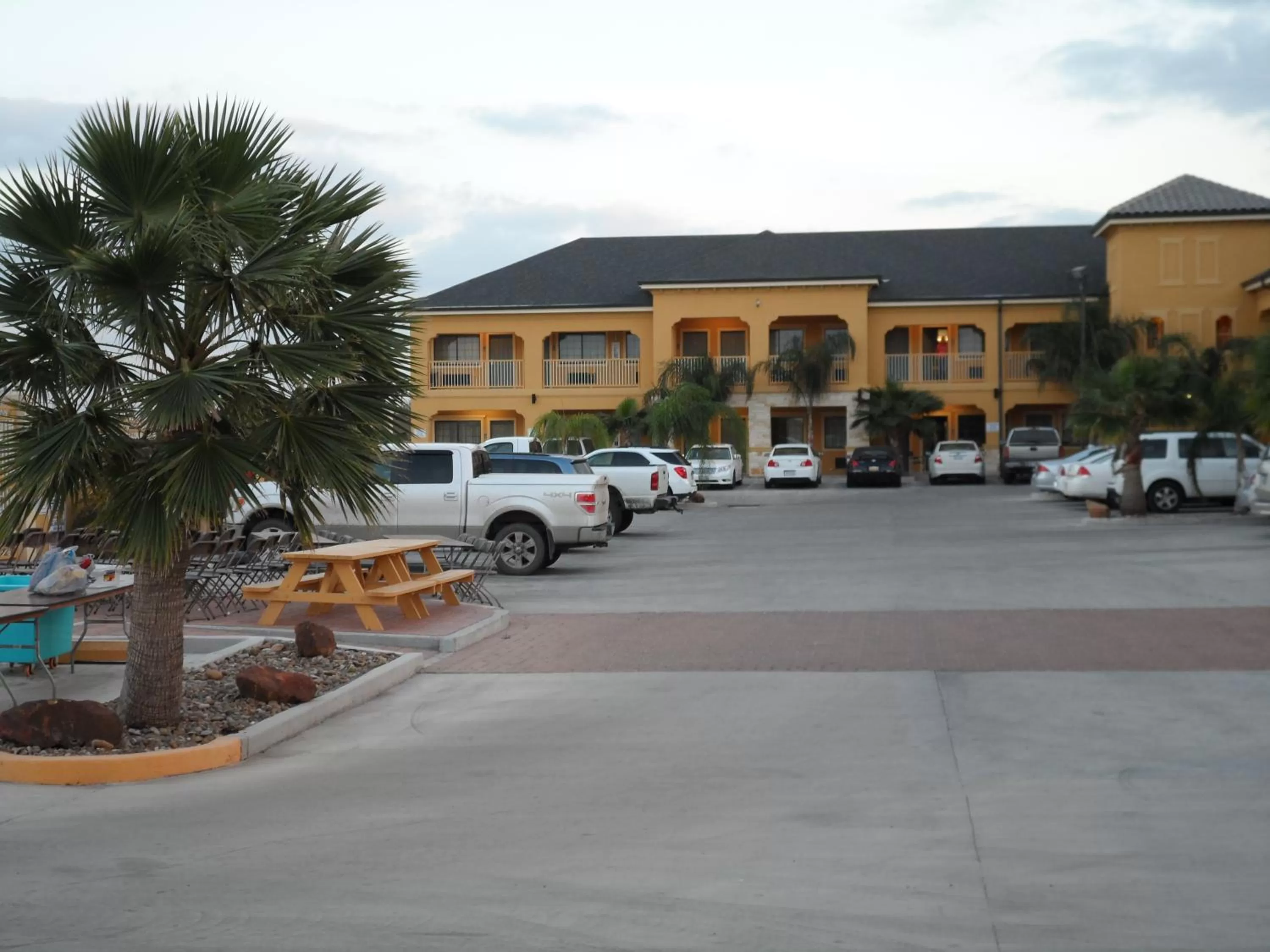 Facade/entrance in Weslaco Inn - Weslaco/Mercedes
