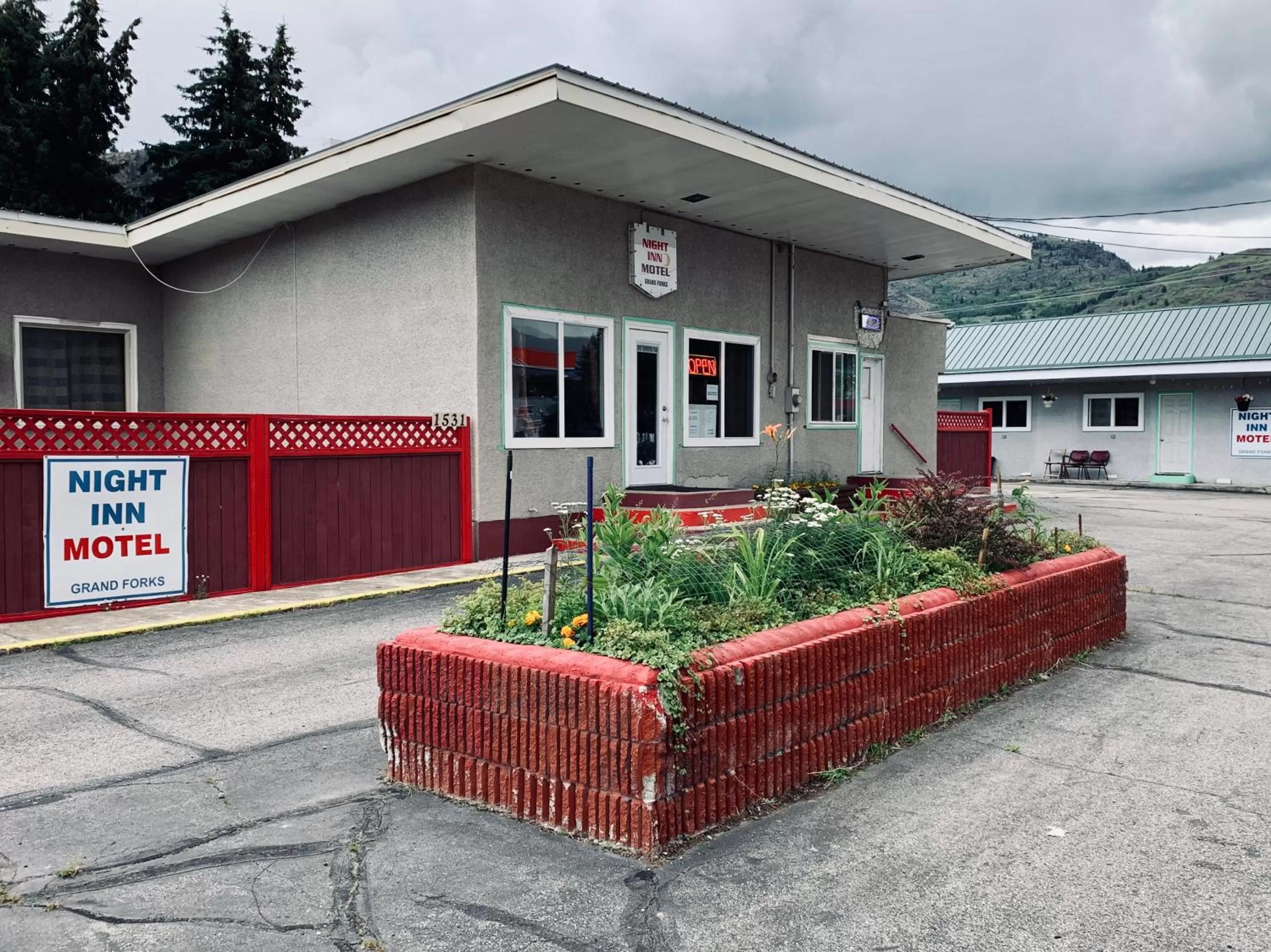 Property Building in Night Inn Grand Forks