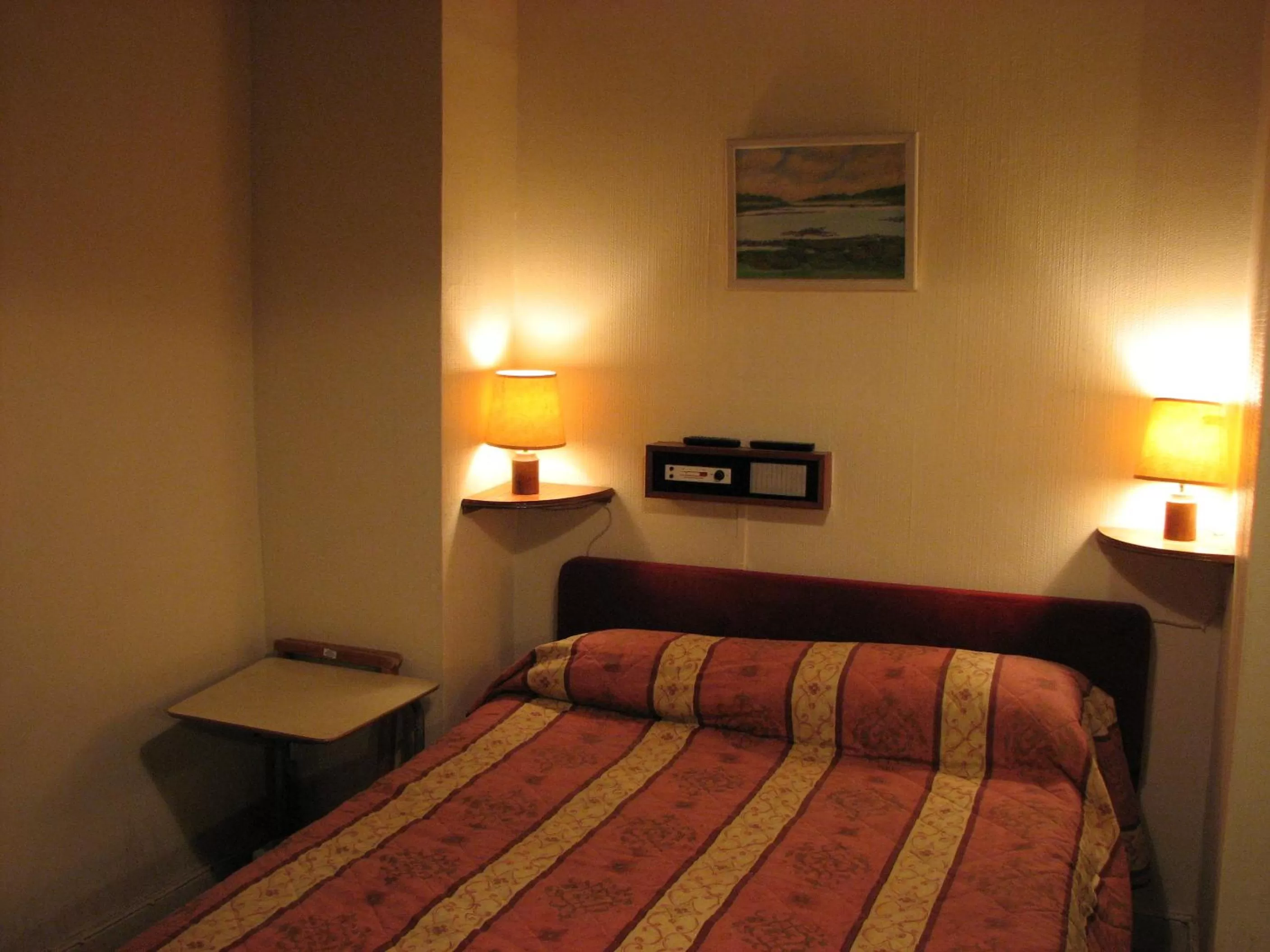 Bed in Lancaster Hotel